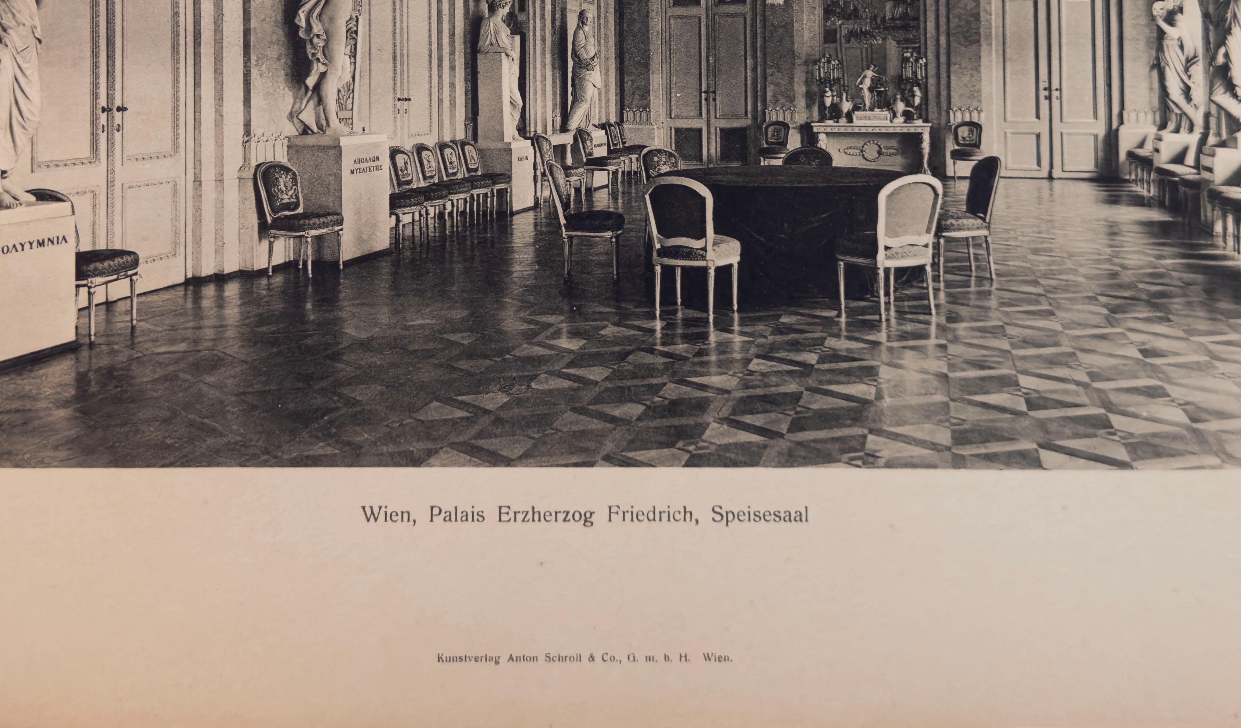 Planche 15 : Vienne,  Palais Erzherzog Friedrich, Salle à manger - Beige Black and White Photograph par Josef Folnesics