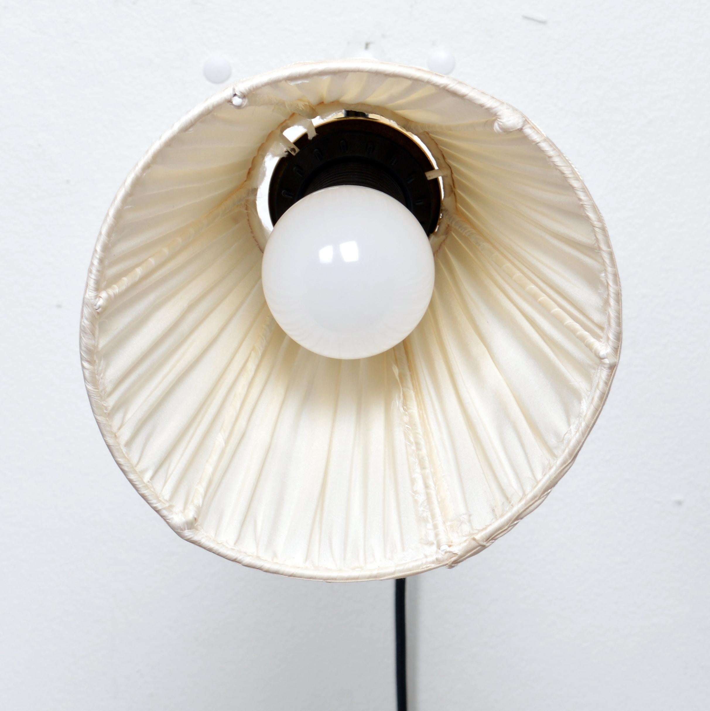 Josef Frank, Adjustable Wall Light, Brass & Fabric, Svenskt Tenn, Sweden, 1950s In Good Condition In Stockholm, SE