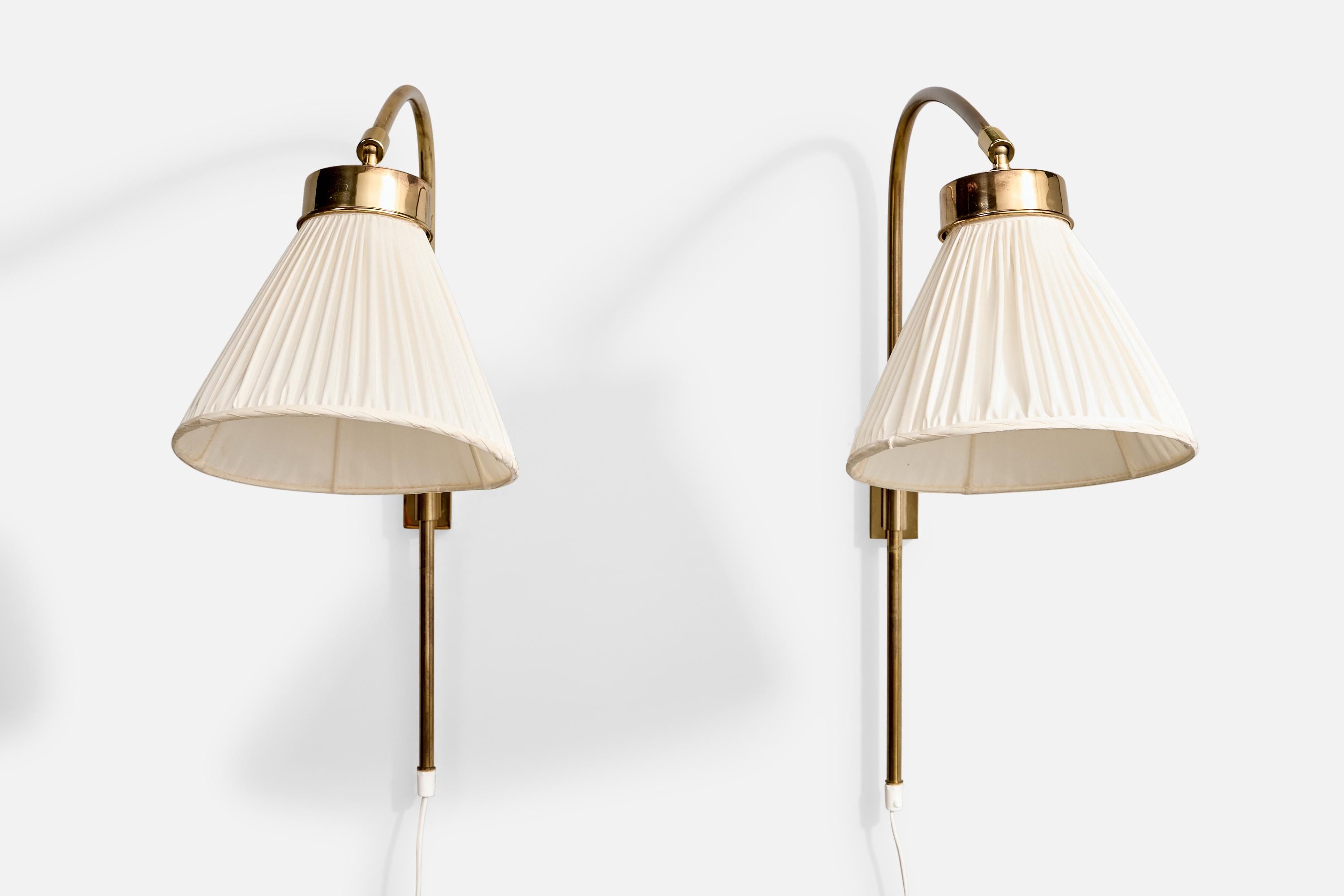 Suédois Josef Frank, Adjustable Wall Lights, Brass, Fabric, Sweden, 1990s en vente