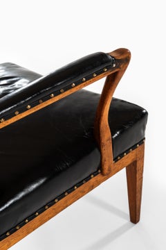 Fauteuil Josef Frank modèle 868 de Svenskt Tenn en Suède