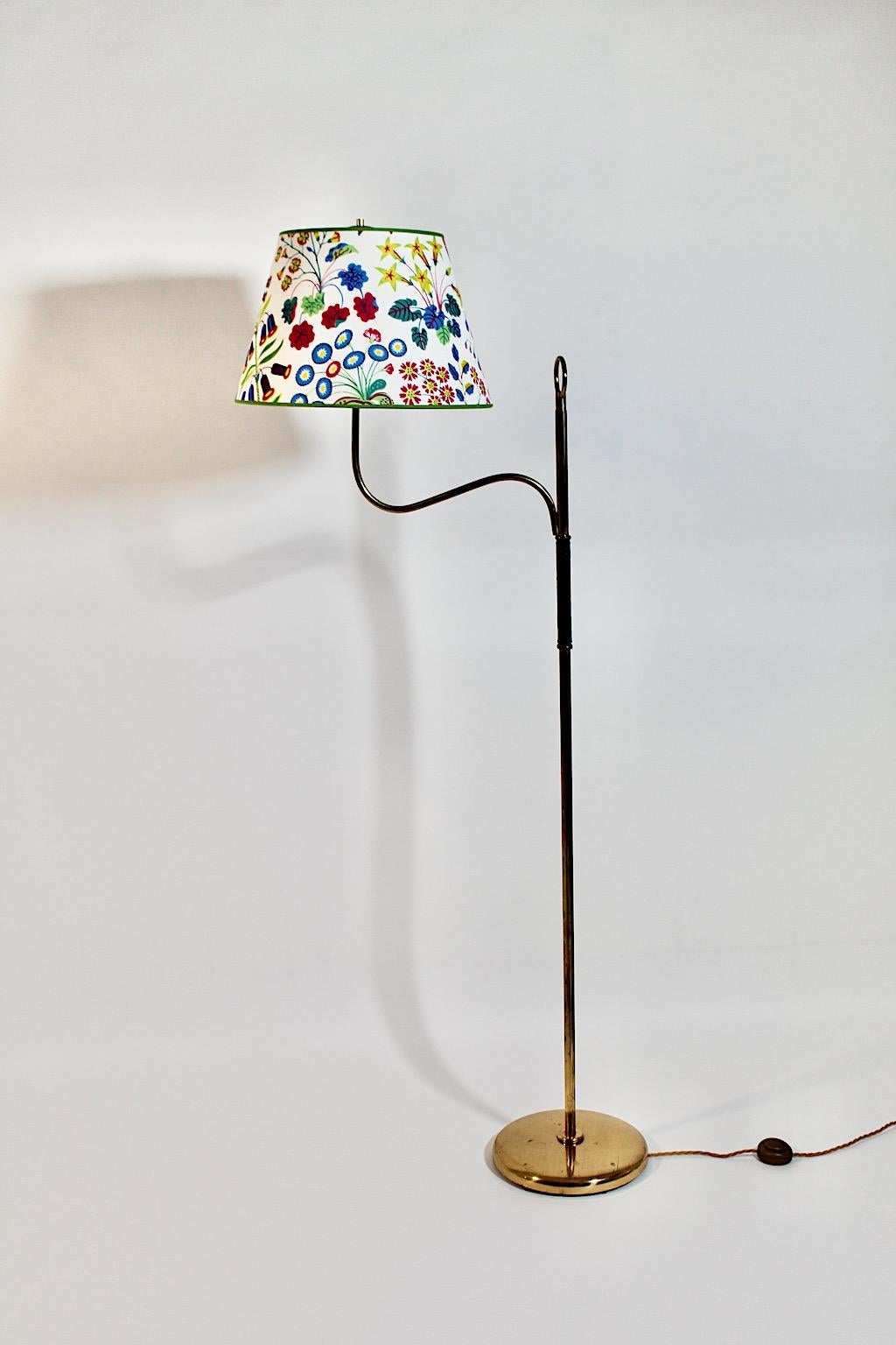 Art deco vintage floor lamp from brass and leather attributed to Josef Frank for Haus & Garten manufactured by J.T.Kalmar, circa 1935 Vienna.
An amazing floor lamp design attributed to Josef Frank manufactured by J.T. Kalmar for Haus & Garten circa
