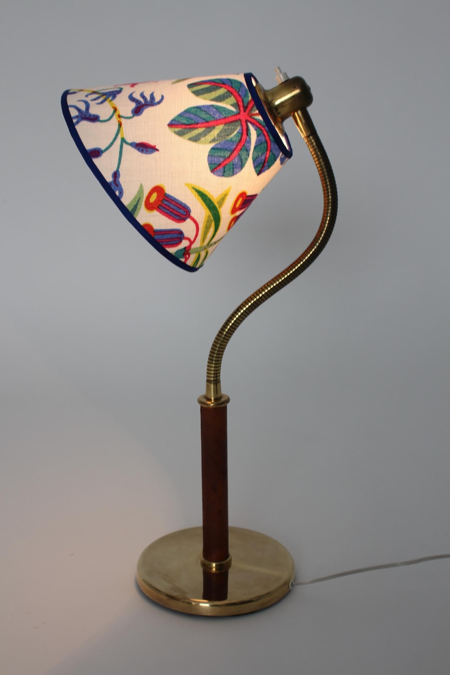 Josef Frank Art Deco Vintage Brass Table Lamp for J. T. Kalmar Vienna circa 1934 For Sale 8
