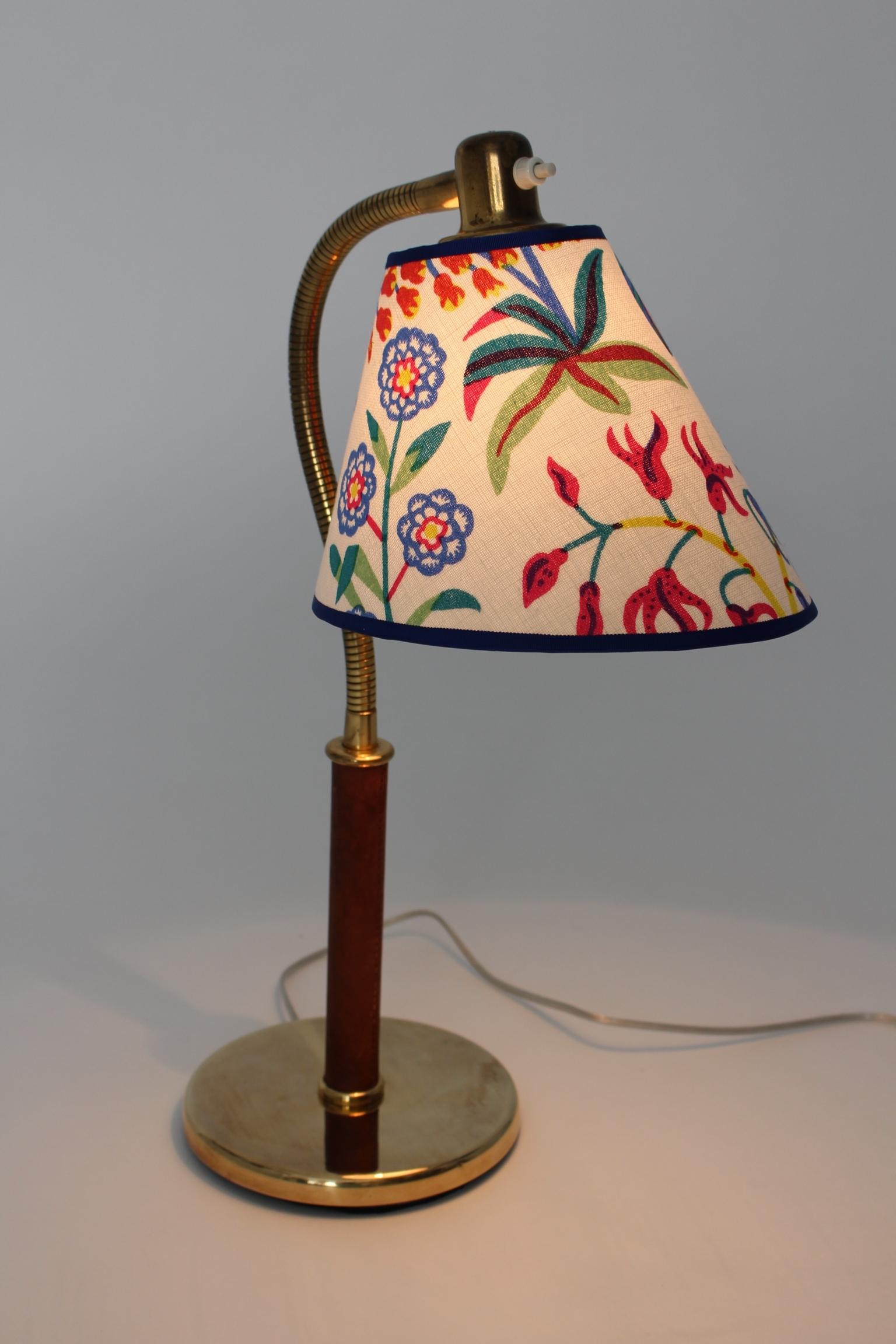 Josef Frank Art Deco Vintage Brass Table Lamp for J. T. Kalmar Vienna circa 1934 For Sale 1