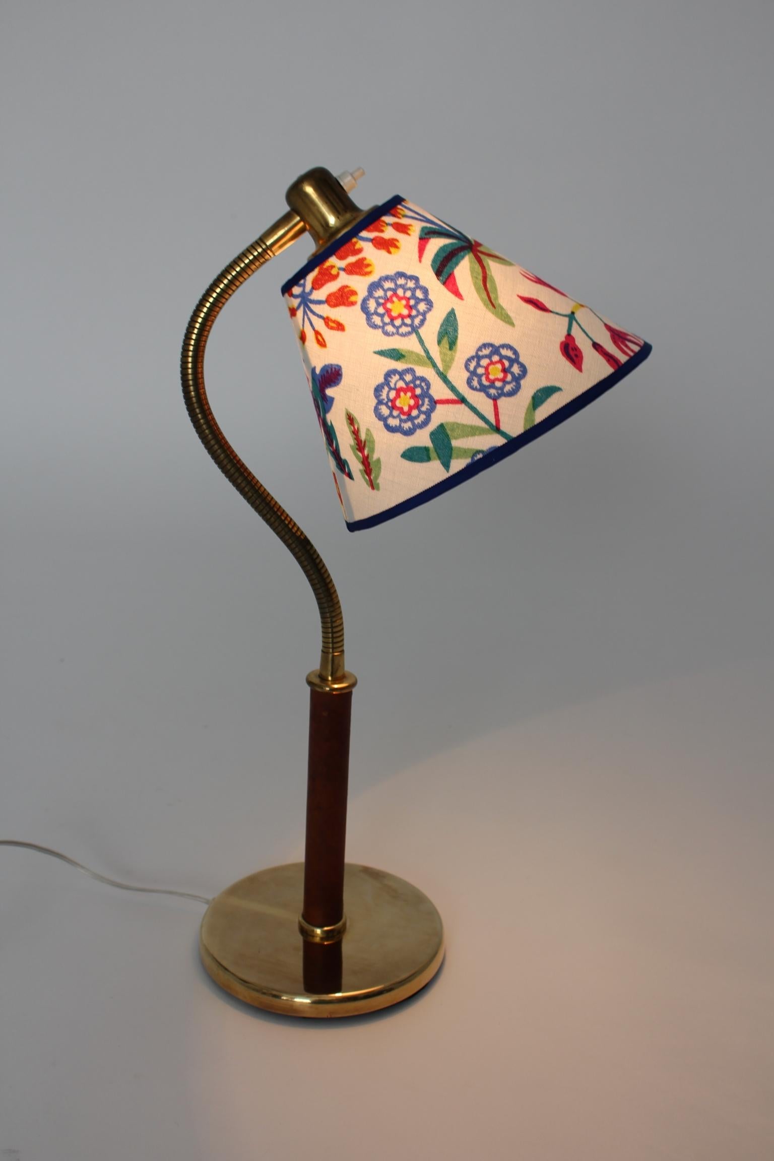 Josef Frank Art Deco Vintage Brass Table Lamp for J. T. Kalmar Vienna circa 1934 For Sale 2