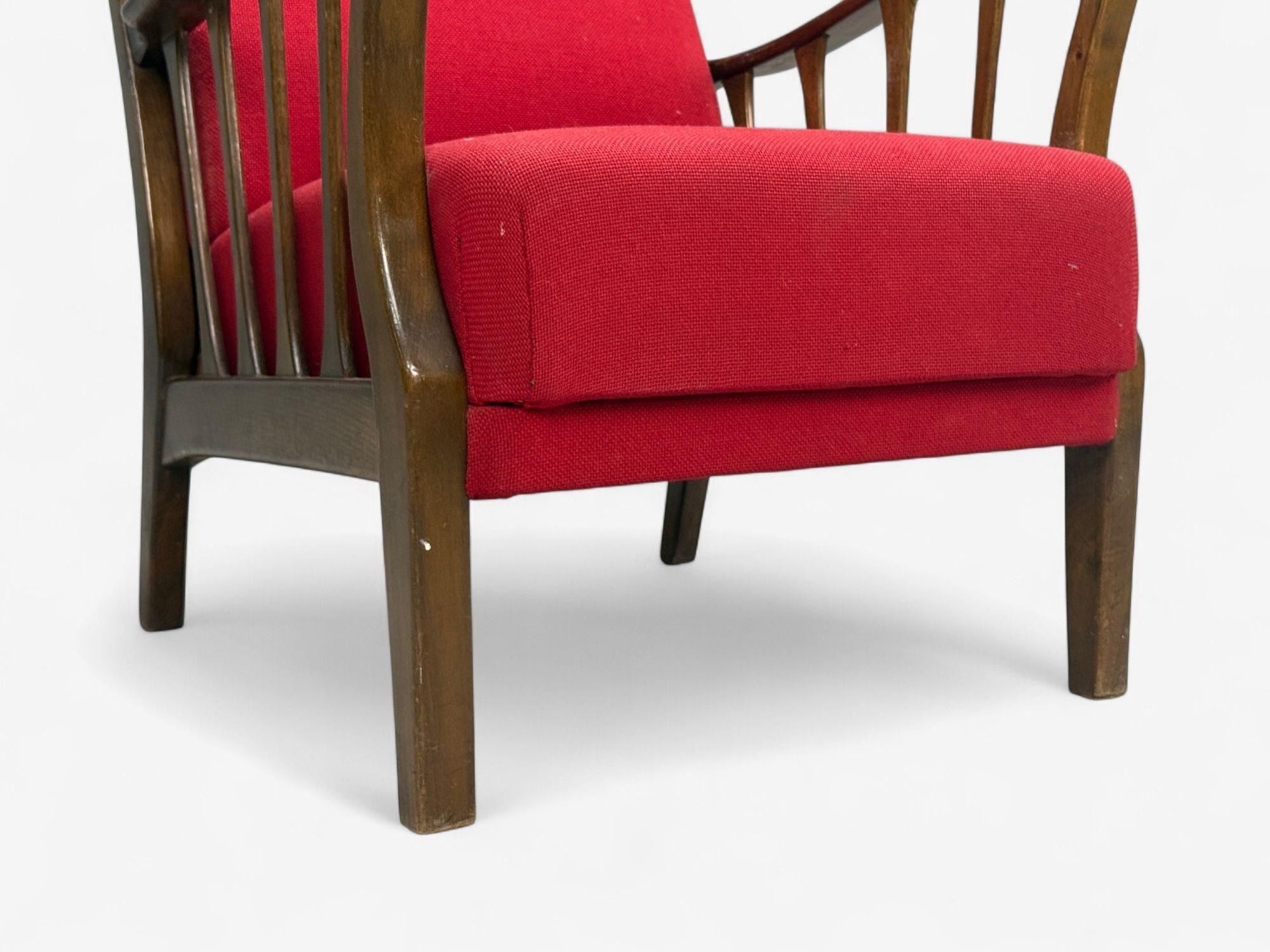 Josef Frank Attribution, Roter Stoff, Holz, Dänemark, 1950er Jahre (Mitte des 20. Jahrhunderts) im Angebot