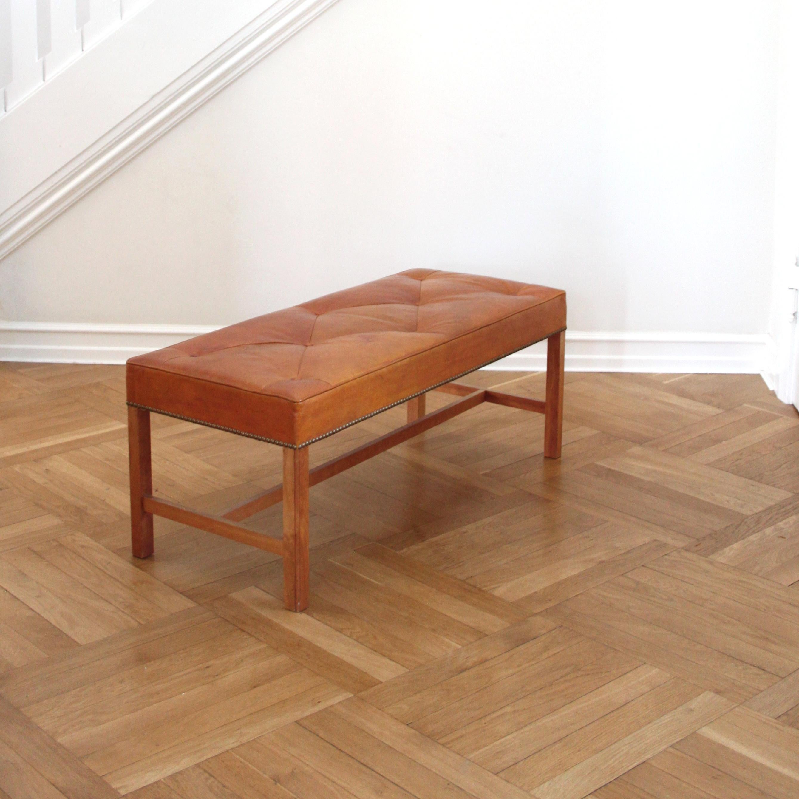 Scandinavian Modern Josef Frank Bench in Mahogany and Niger Leather, Sweden 1950s