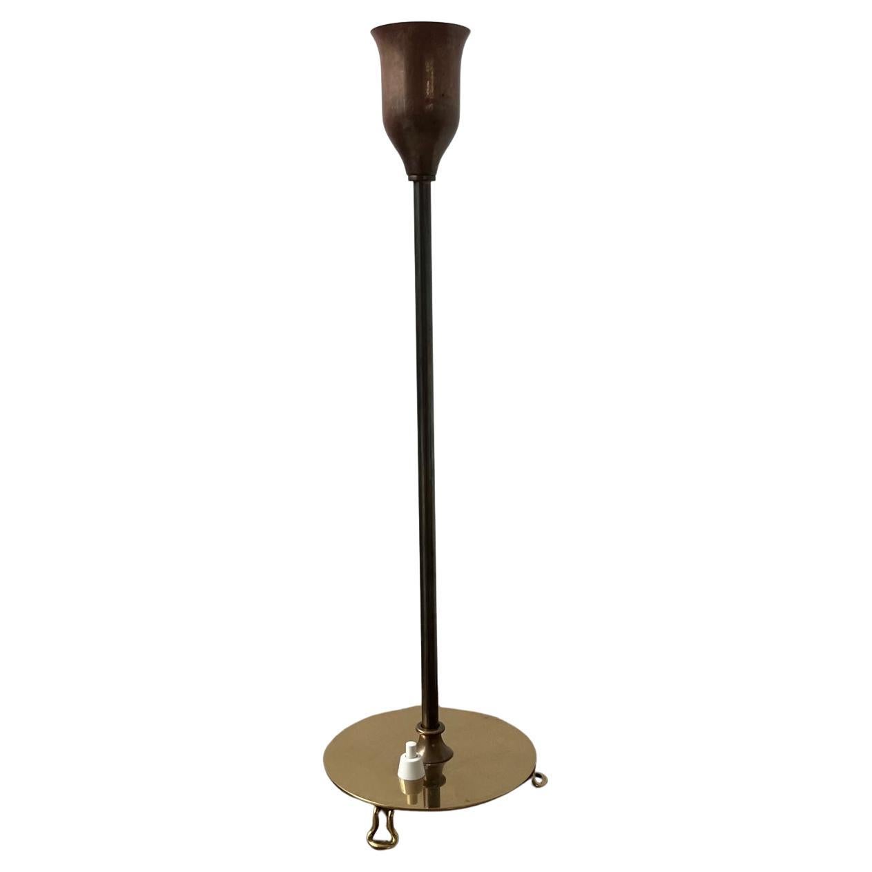 Lampada da tavolo di metà secolo in ottone di Josef Frank Modello 2552