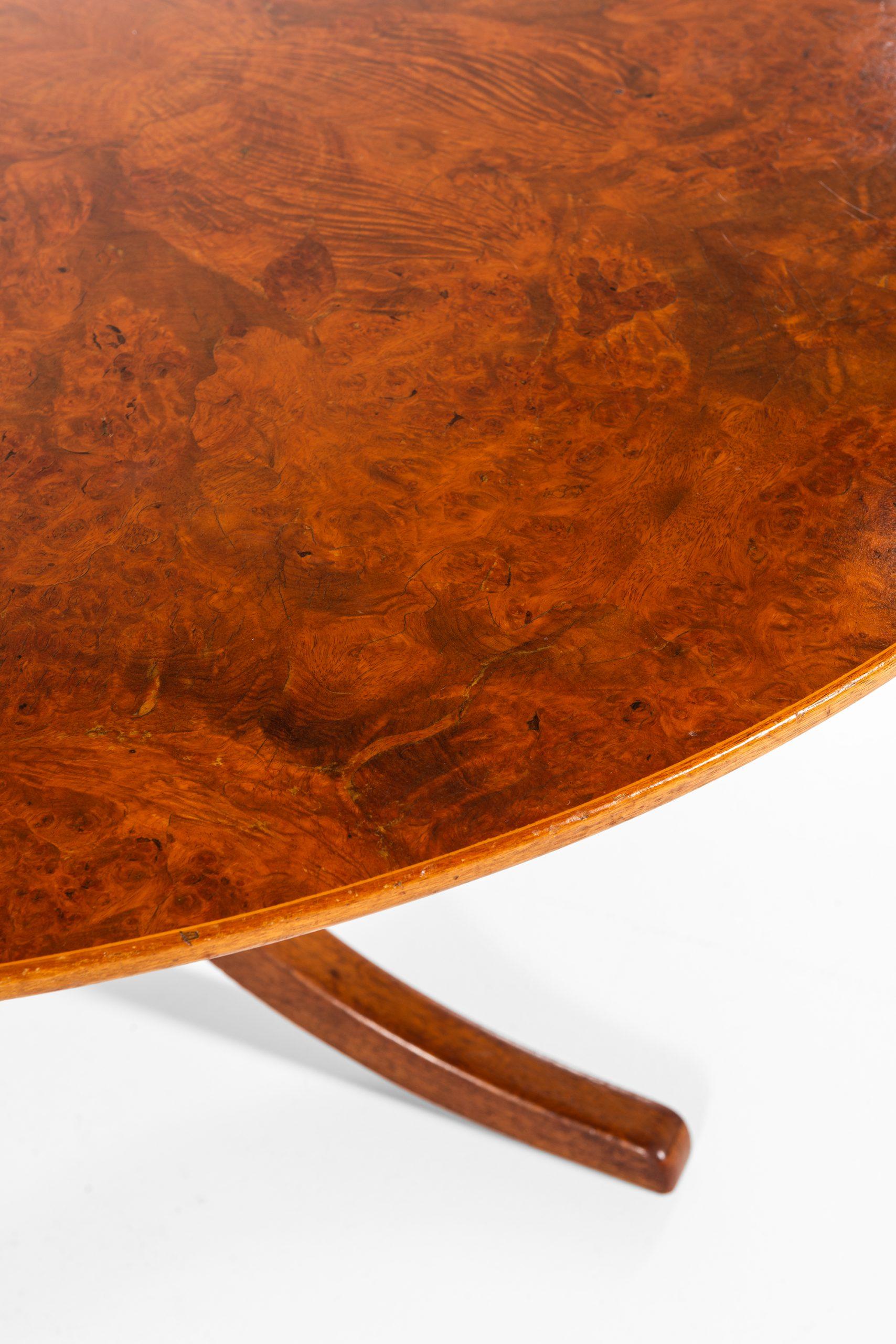 Scandinave moderne Table de salle à manger Josef Frank Modèle 1020 Produit par Svenskt tenn en Suède en vente