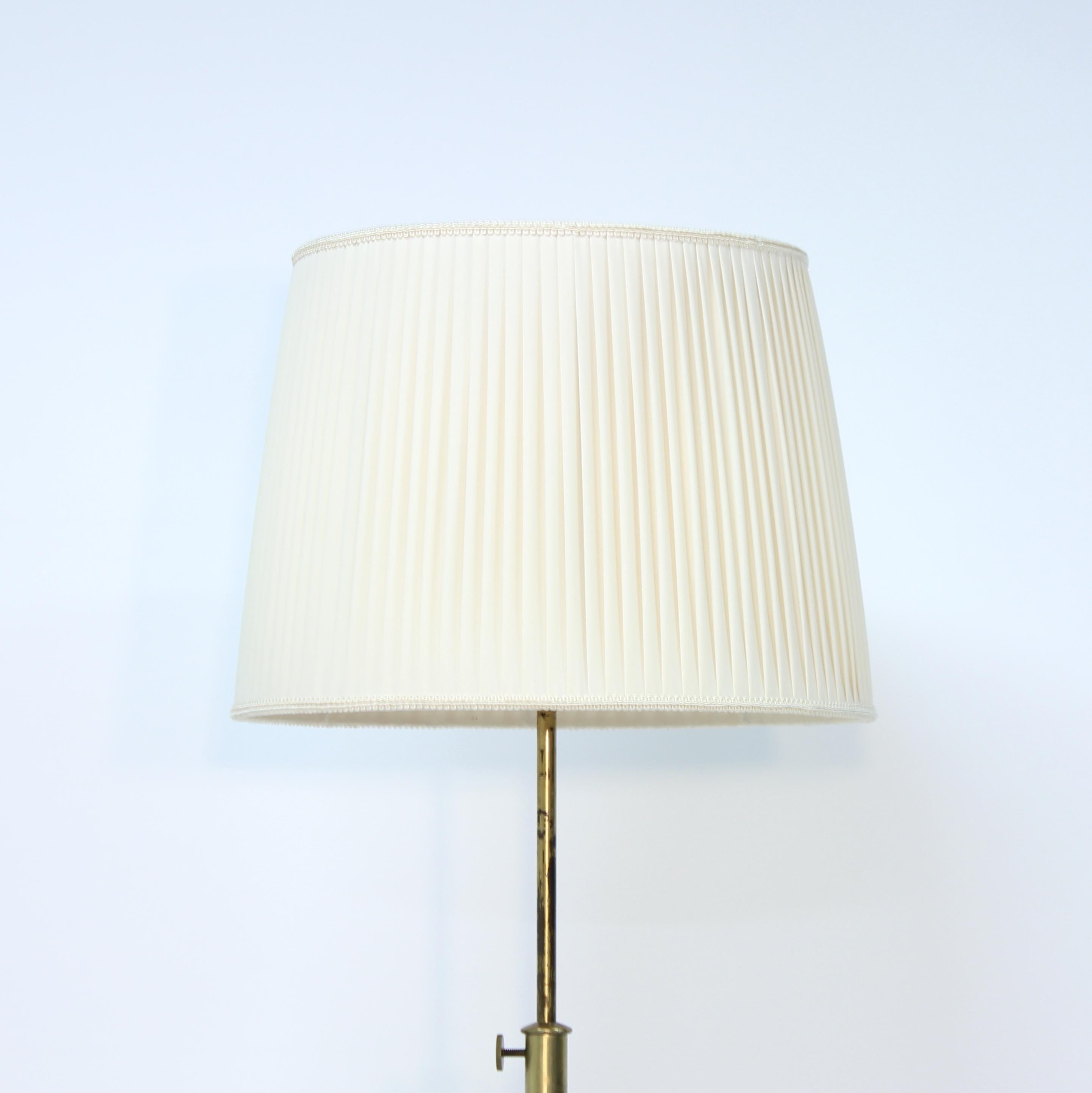 Josef Frank, early example model 2148 floor lamp for Svenskt Tenn, 1934 In Good Condition For Sale In Uppsala, SE