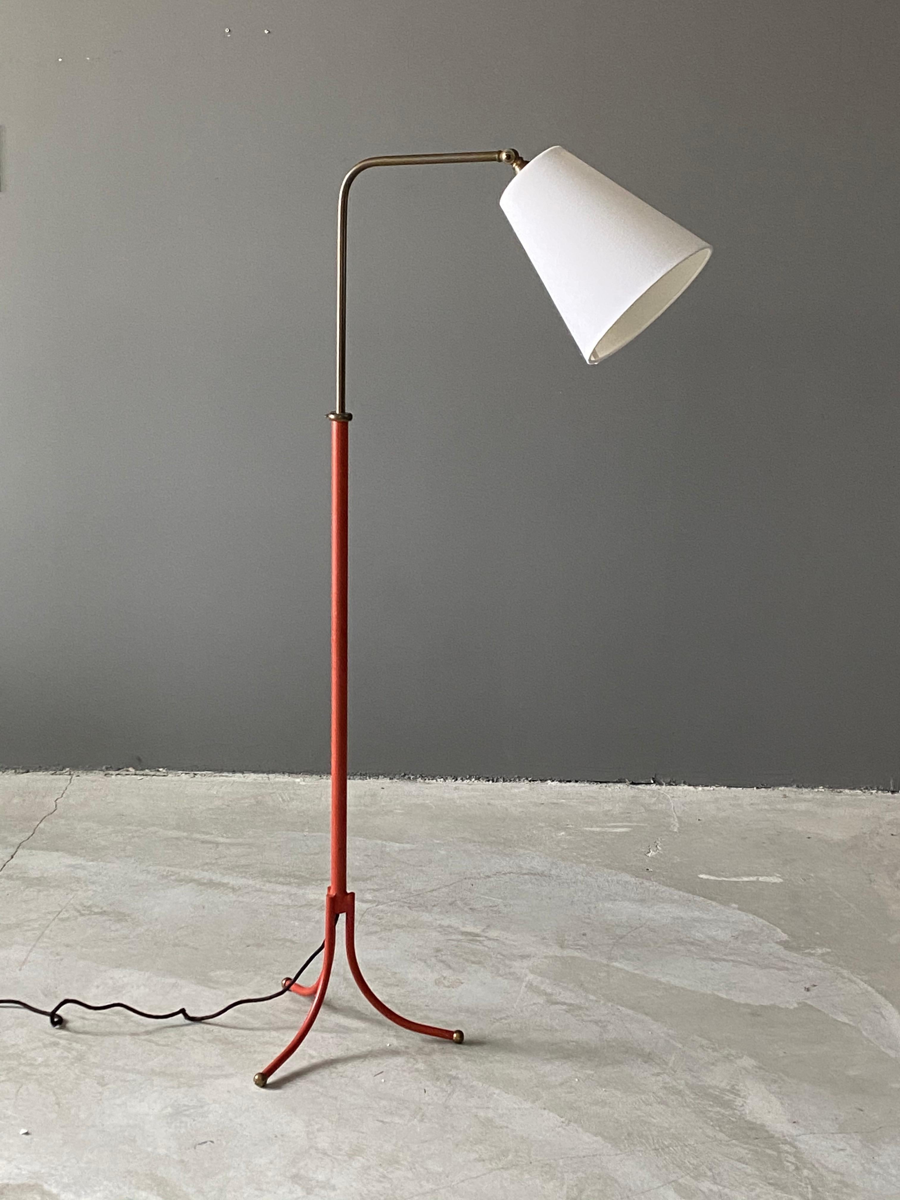 An early production adjustable reading floor lamp. Designed by Austrian architect Josef Frank for Swedish firm Svenskt Tenn, Stockholm. 

Dimensions variable.

Other designers of the period include Paavo Tynell, Lisa Johansson-pape, Carl-Axel