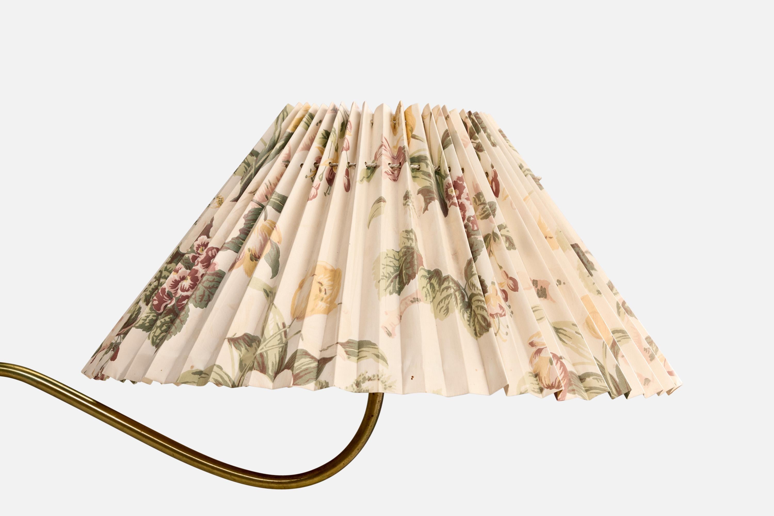 Suédois Josef Frank, lampadaire, laiton, tissu, Suède, années 1940 en vente
