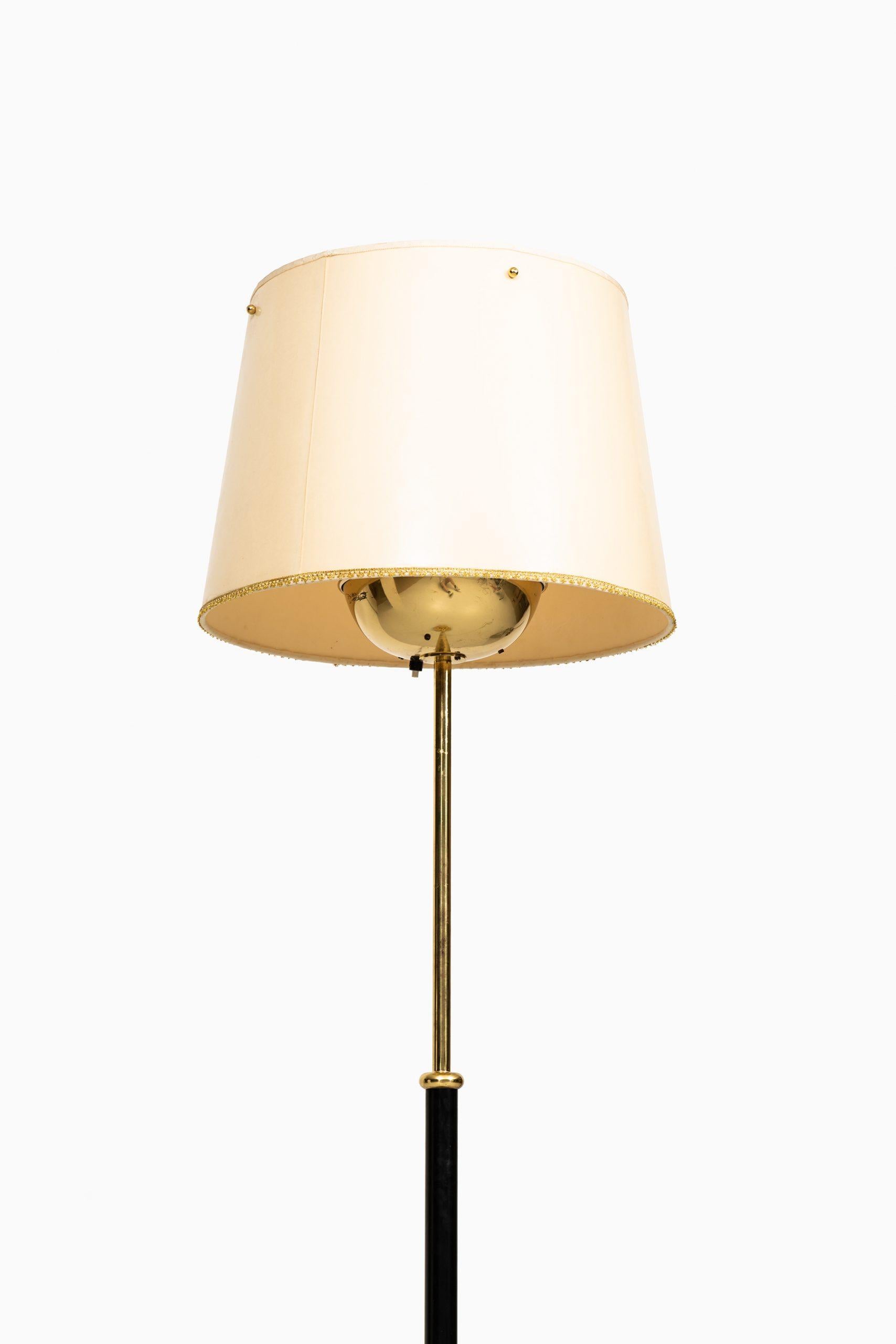 Rare floor lamp model 2564 designed by Josef Frank. Produced by Svenskt Tenn in Sweden.