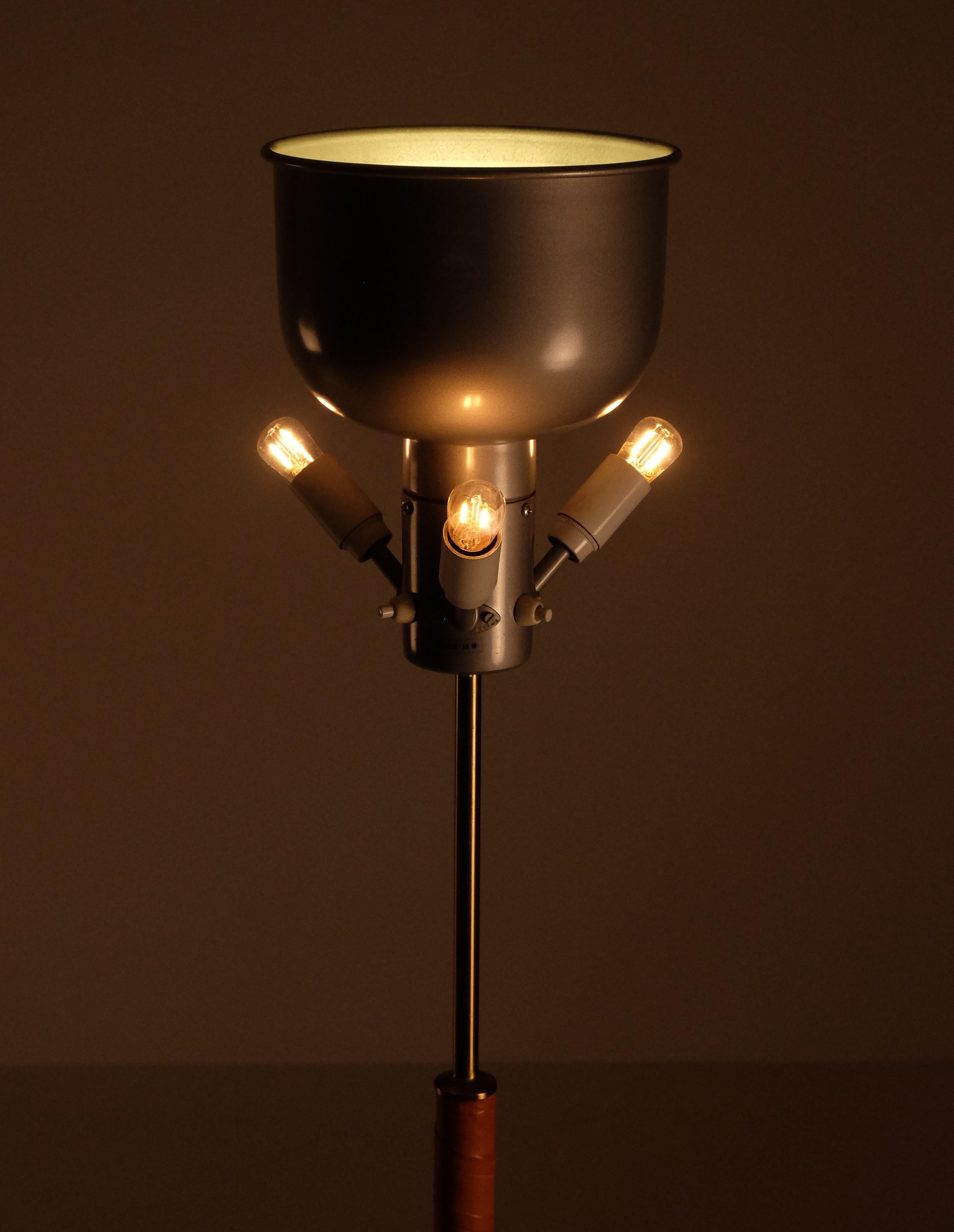 Stehlampe von Josef Frank, Schweden im Angebot 4