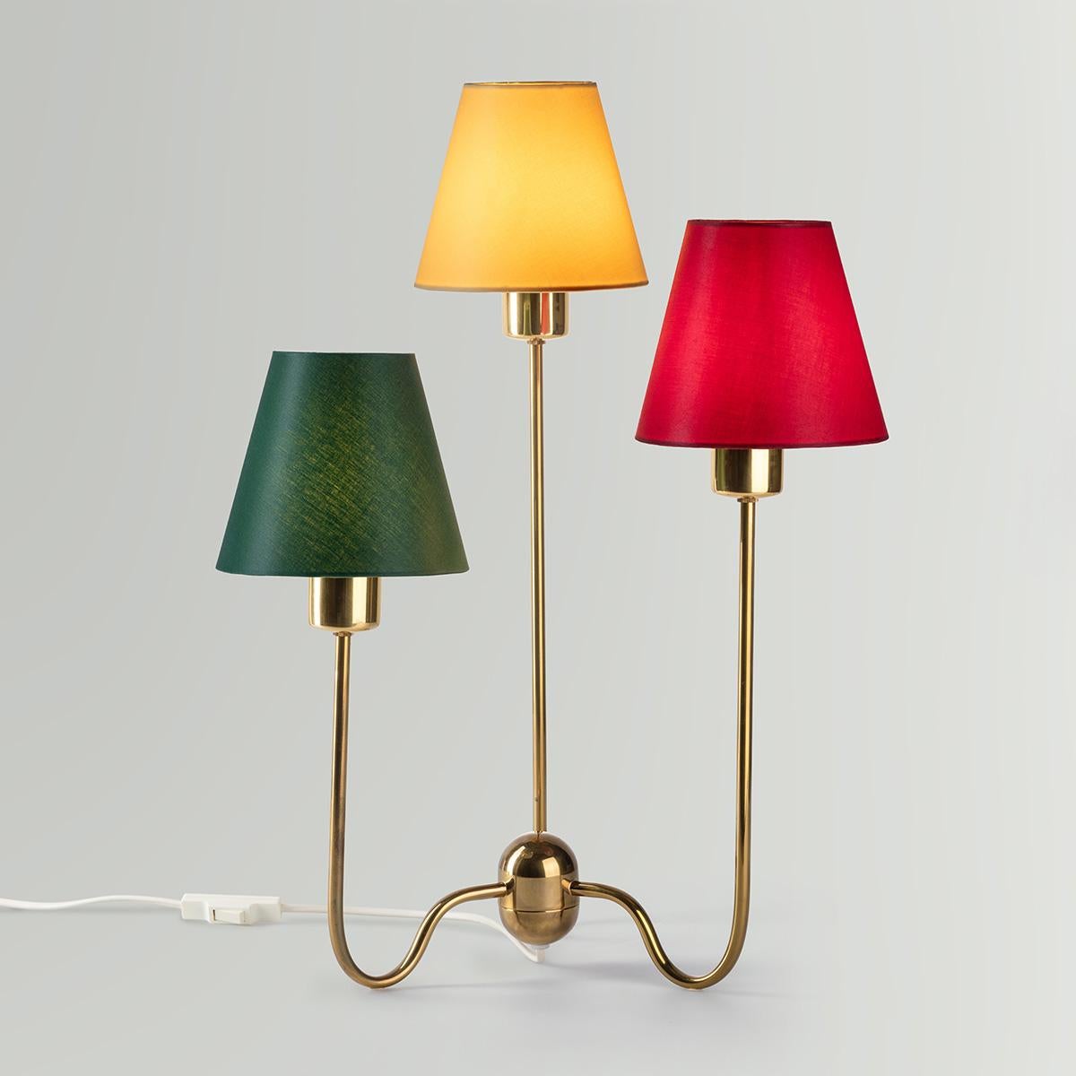 Scandinave moderne Josef Frank pour Svenskt Tenn lampe de bureau en laiton 2468, années 1960 en vente