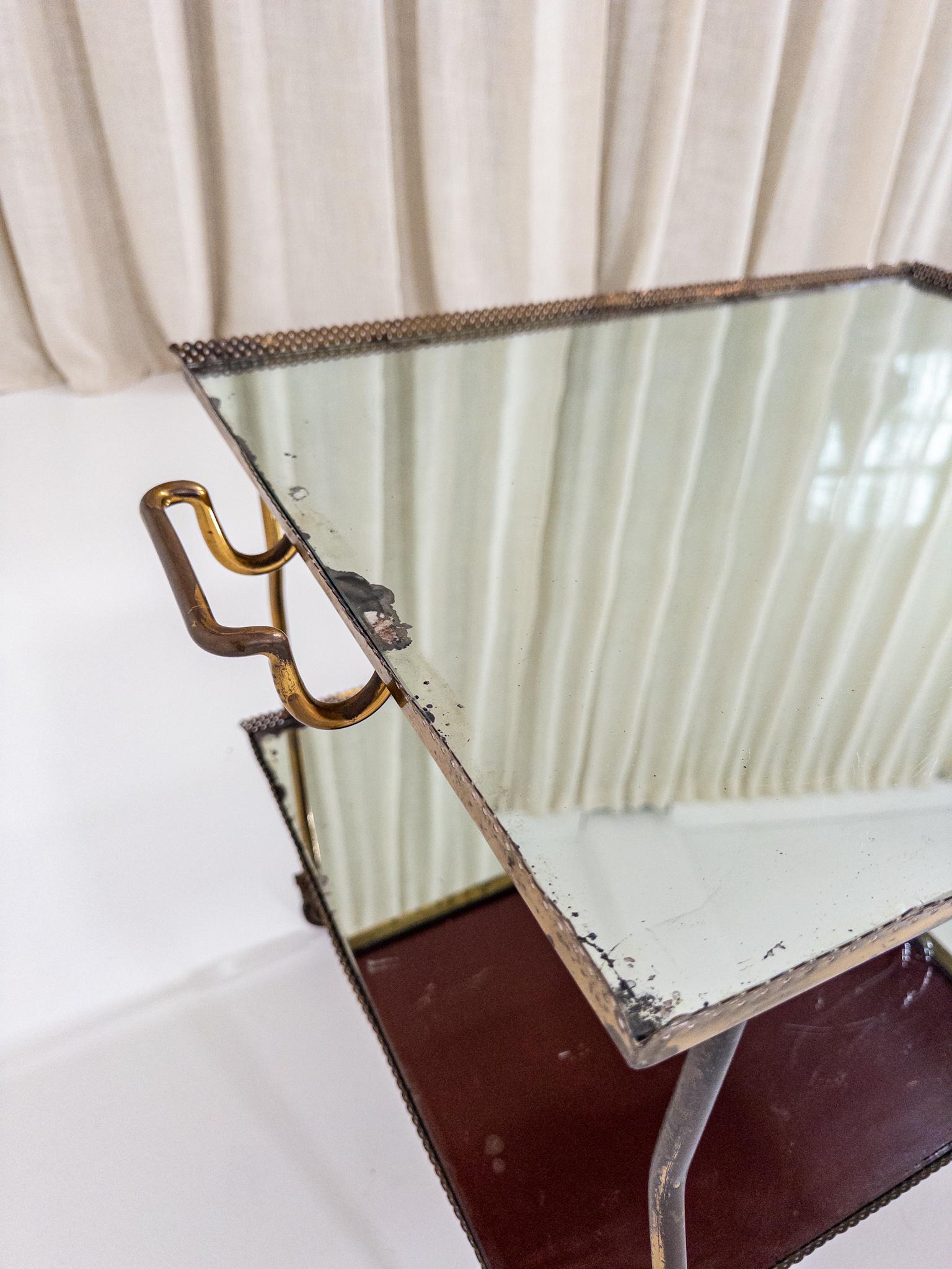 Josef Frank per Svenskt Tenn - Raro carrello portabevande in ottone e vetro specchiato in vendita 3