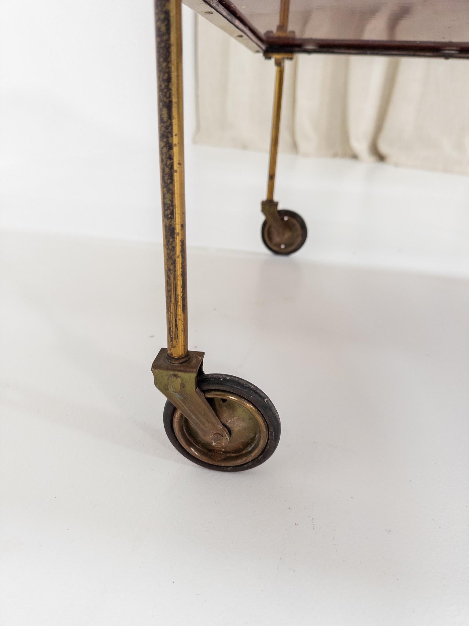 Josef Frank per Svenskt Tenn - Raro carrello portabevande in ottone e vetro specchiato in vendita 5