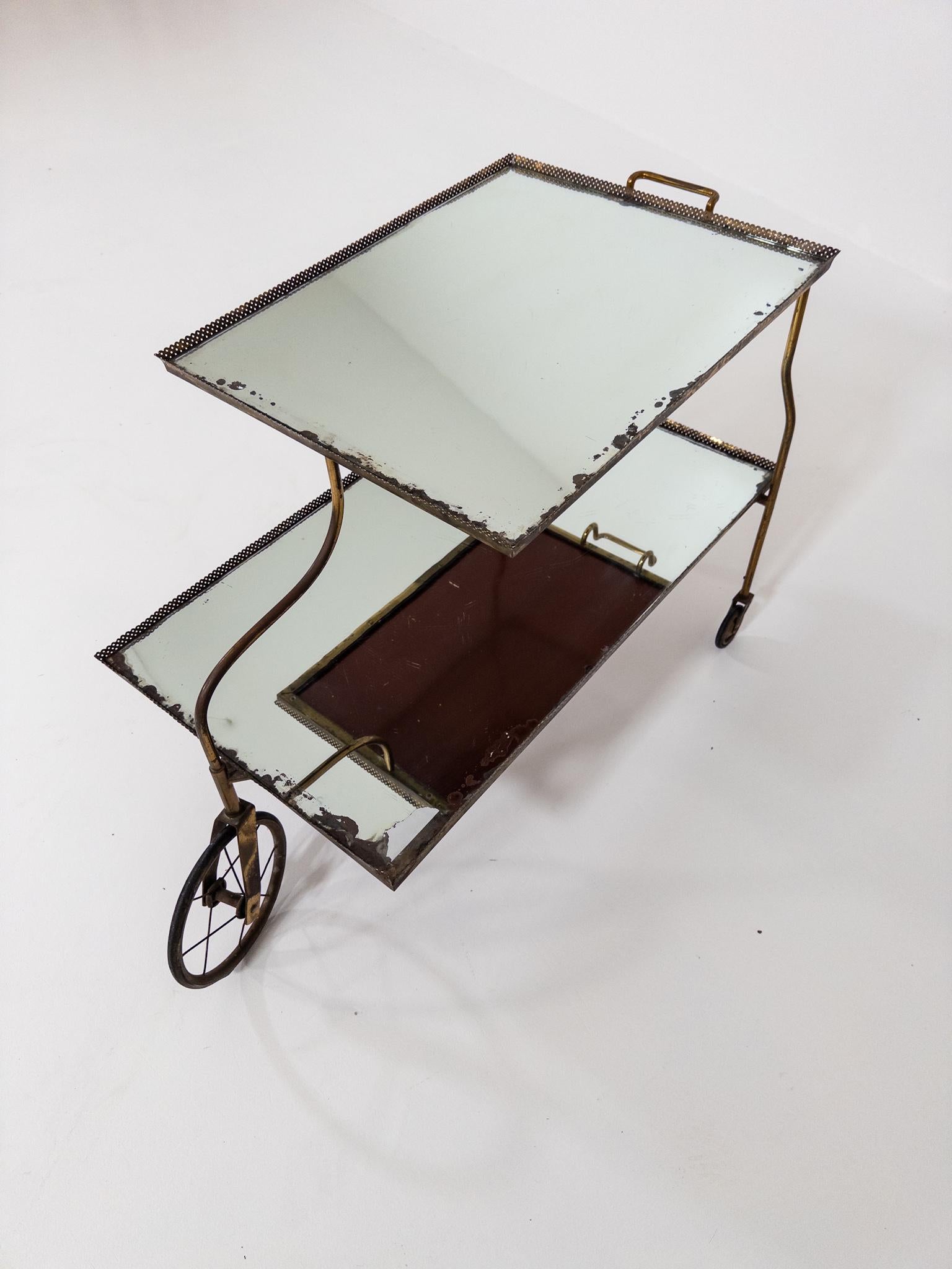 Josef Frank per Svenskt Tenn - Raro carrello portabevande in ottone e vetro specchiato in vendita 6