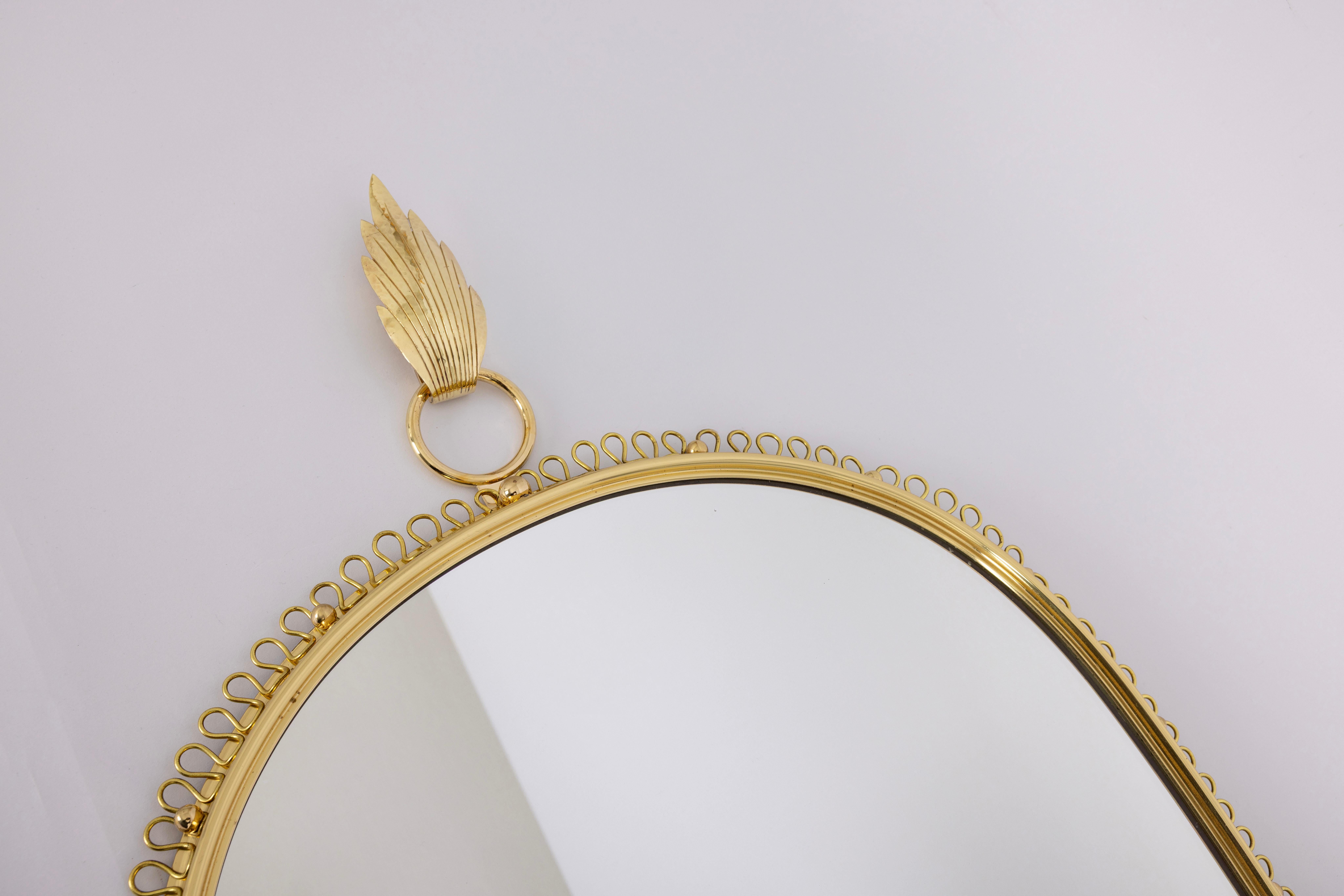 Josef Frank Großer Messing-Wandspiegel aus der Mitte des Jahrhunderts für Svenskt Tenn, 1960er Jahre

Wunderschöner Wandspiegel, entworfen vom österreichischen Designer Josef Frank und hergestellt in Schweden von Svenskt Tenn in der Mitte des