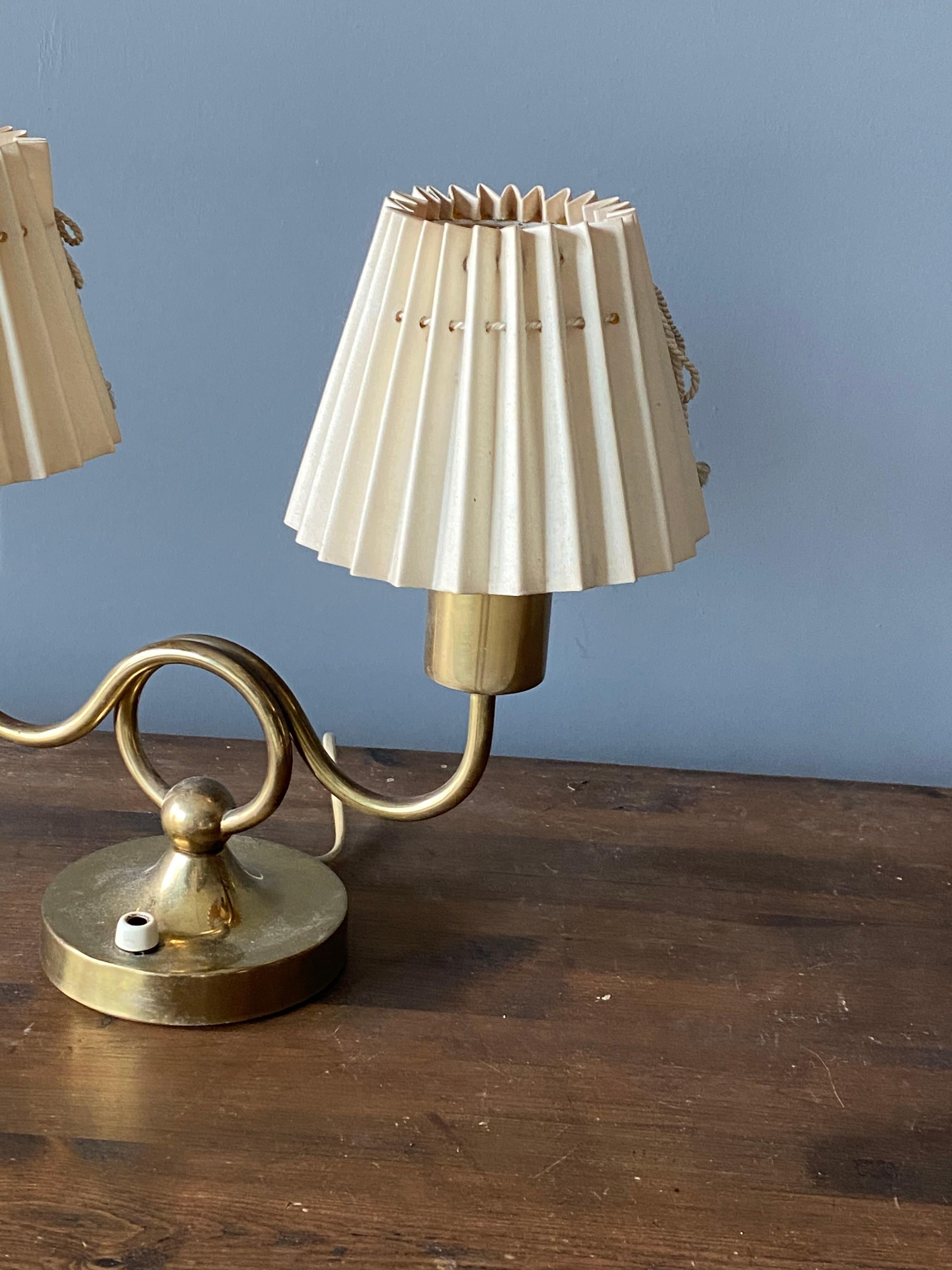 Scandinavian Modern Josef Frank, Organic Table Lamp, Brass, Paper, Svenskt Tenn, 1950s