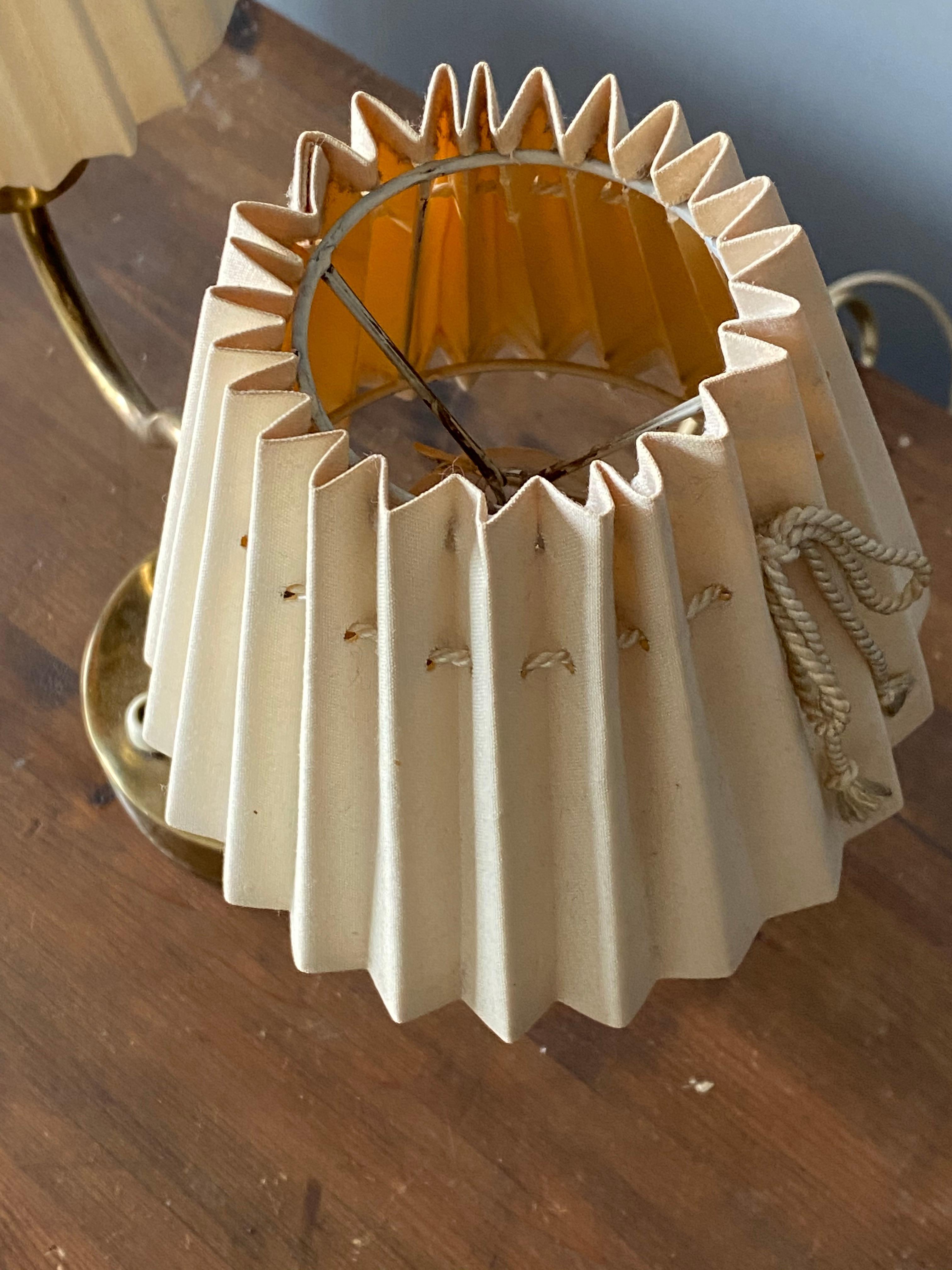 Josef Frank, Organic Table Lamp, Brass, Paper, Svenskt Tenn, 1950s 1