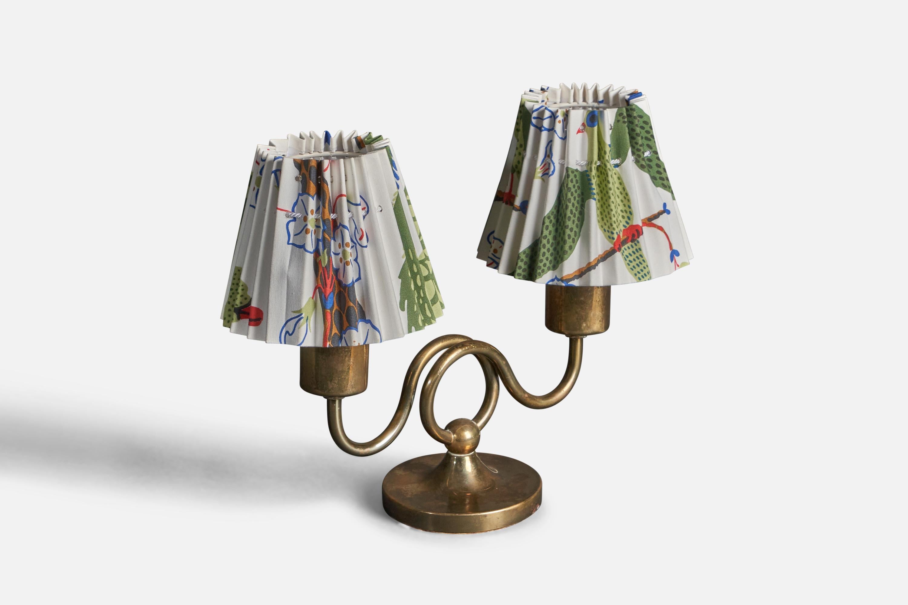 Josef Frank, Organic Table Lamp, Brass, Paper, Svenskt Tenn, 1950s In Good Condition In High Point, NC