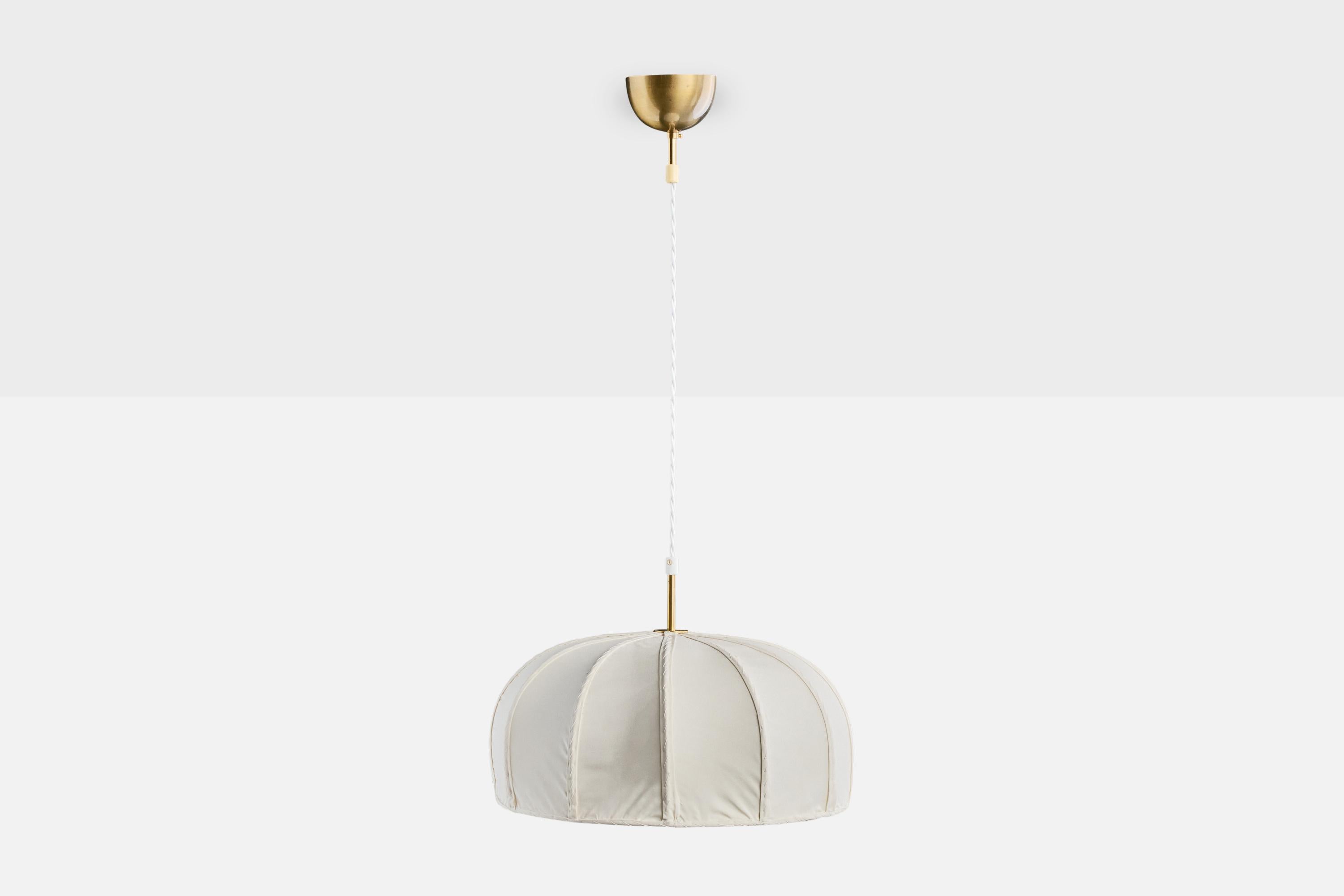 Mid-Century moderno Frank Josef Frank, Lampada a sospensione, Ottone, Tessuto, Svezia, anni '50 in vendita