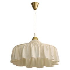 Josef Frank, Lámpara colgante, latón, tela, Suecia, años 1950