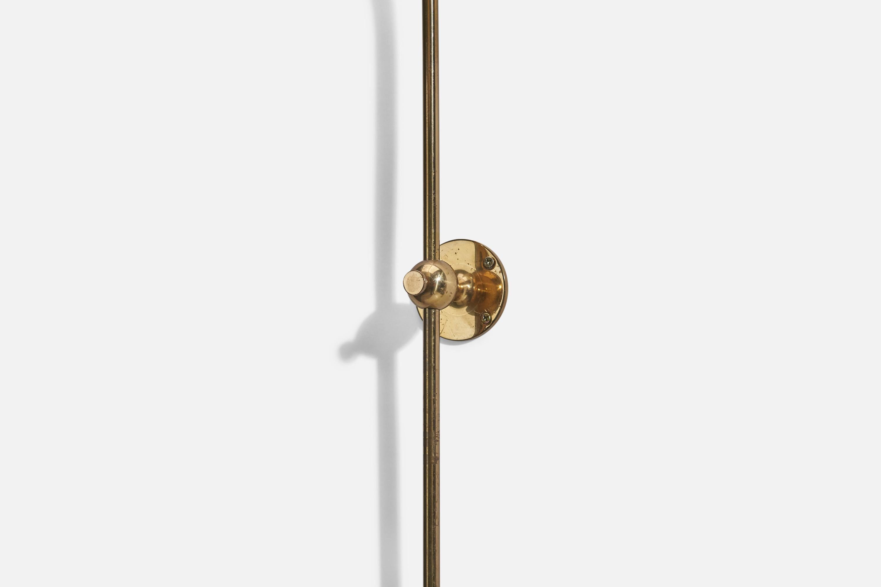 Josef Frank, Sconce, Brass, Metal, White Paper, Svenskt Tenn, Sweden, 1940s In Good Condition For Sale In High Point, NC