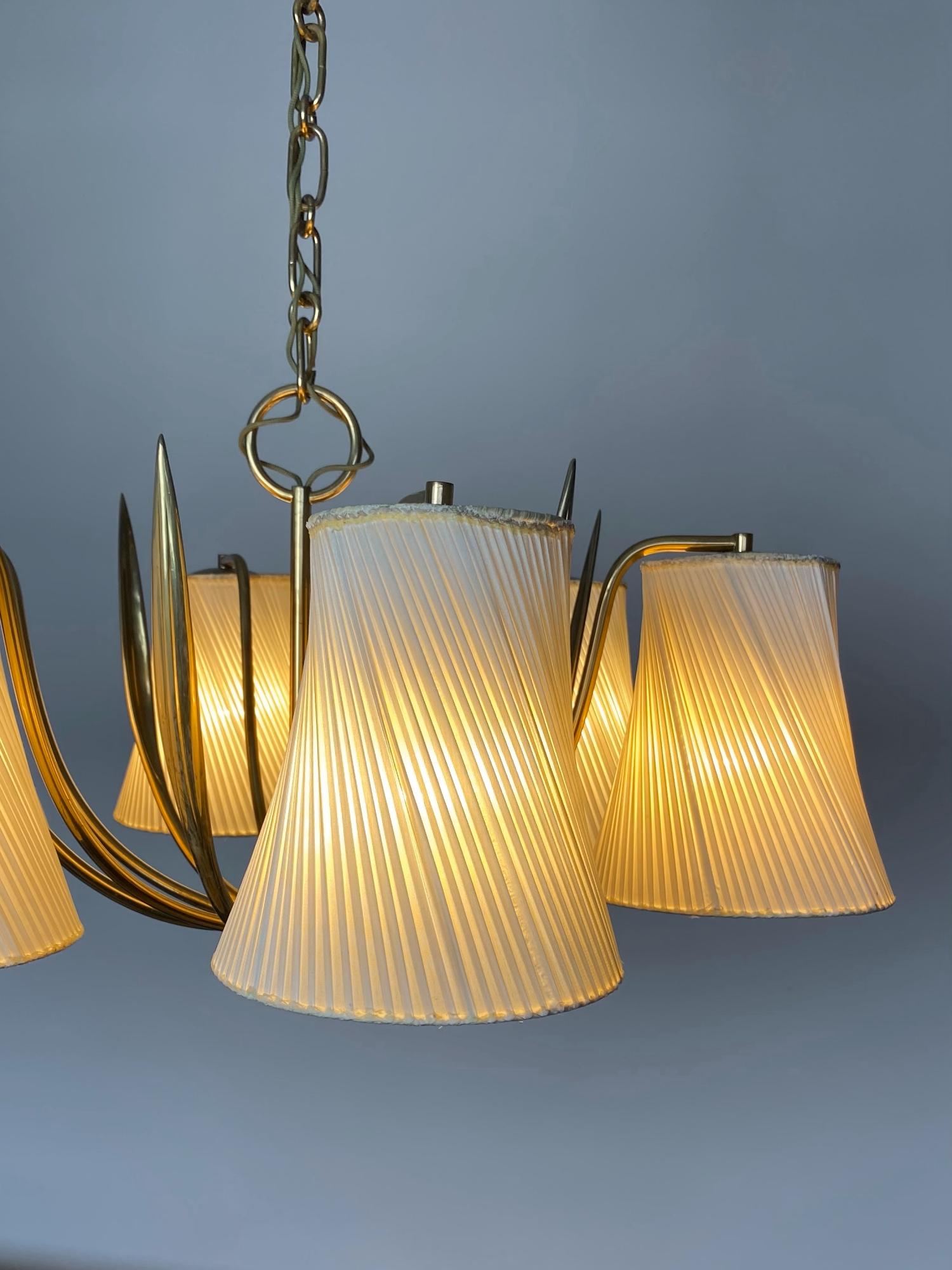 Lampadario a sei luci in ottone di Josef Frank, Modern Age viennese, anni '40, Austria In condizioni buone in vendita a Biebergemund, Hessen