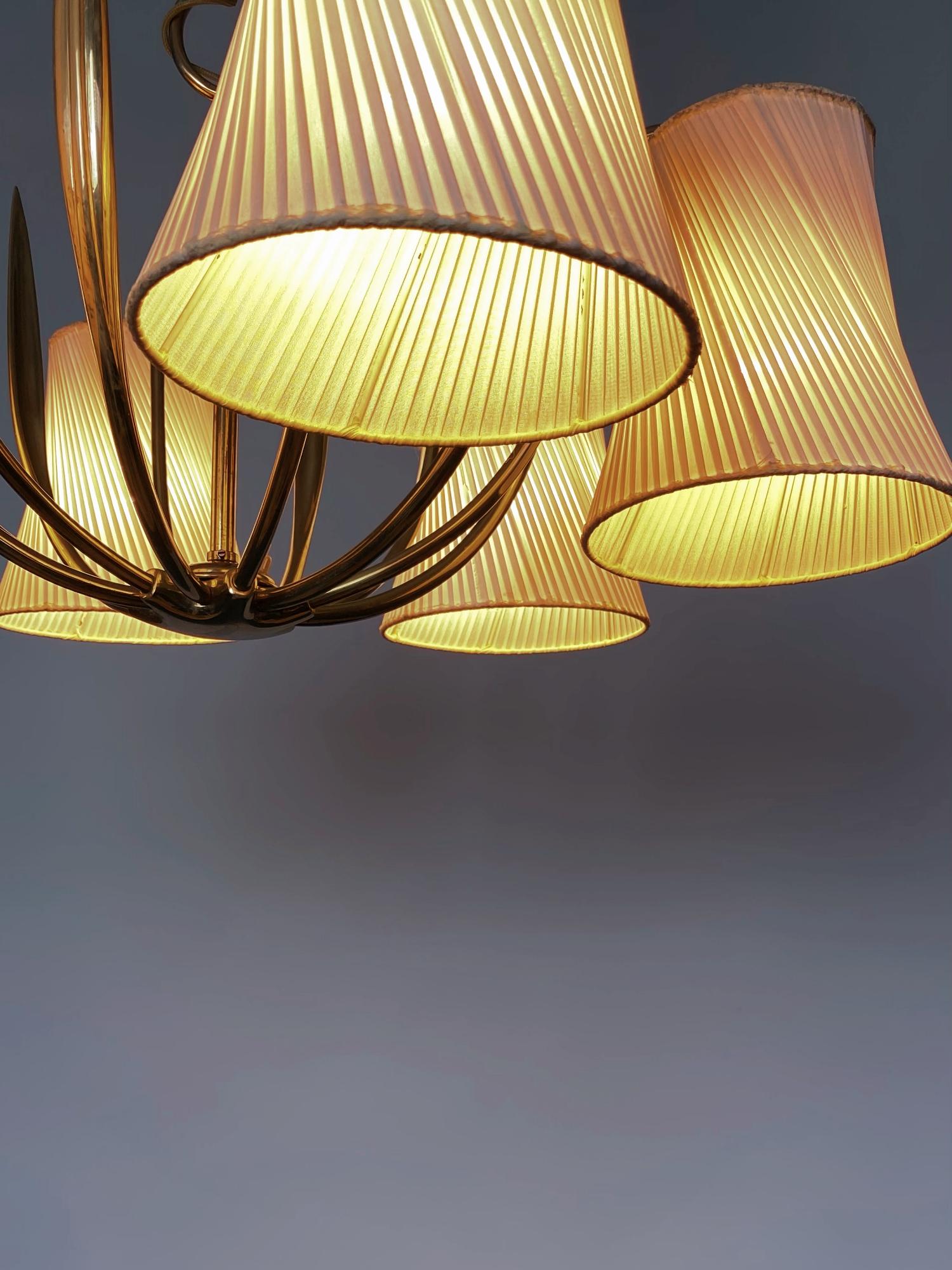 Ottone Lampadario a sei luci in ottone di Josef Frank, Modern Age viennese, anni '40, Austria in vendita