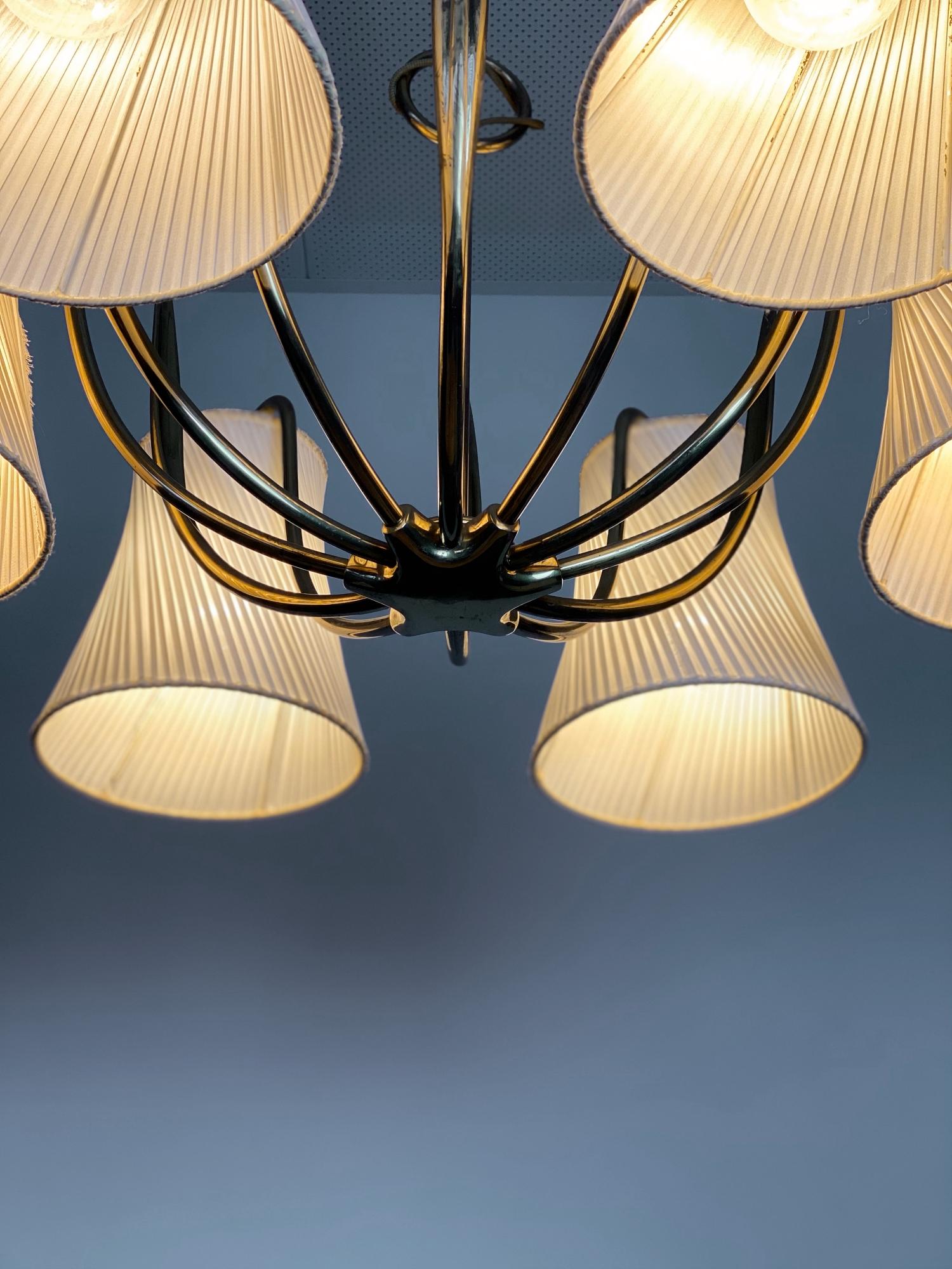 Lampadario a sei luci in ottone di Josef Frank, Modern Age viennese, anni '40, Austria in vendita 1