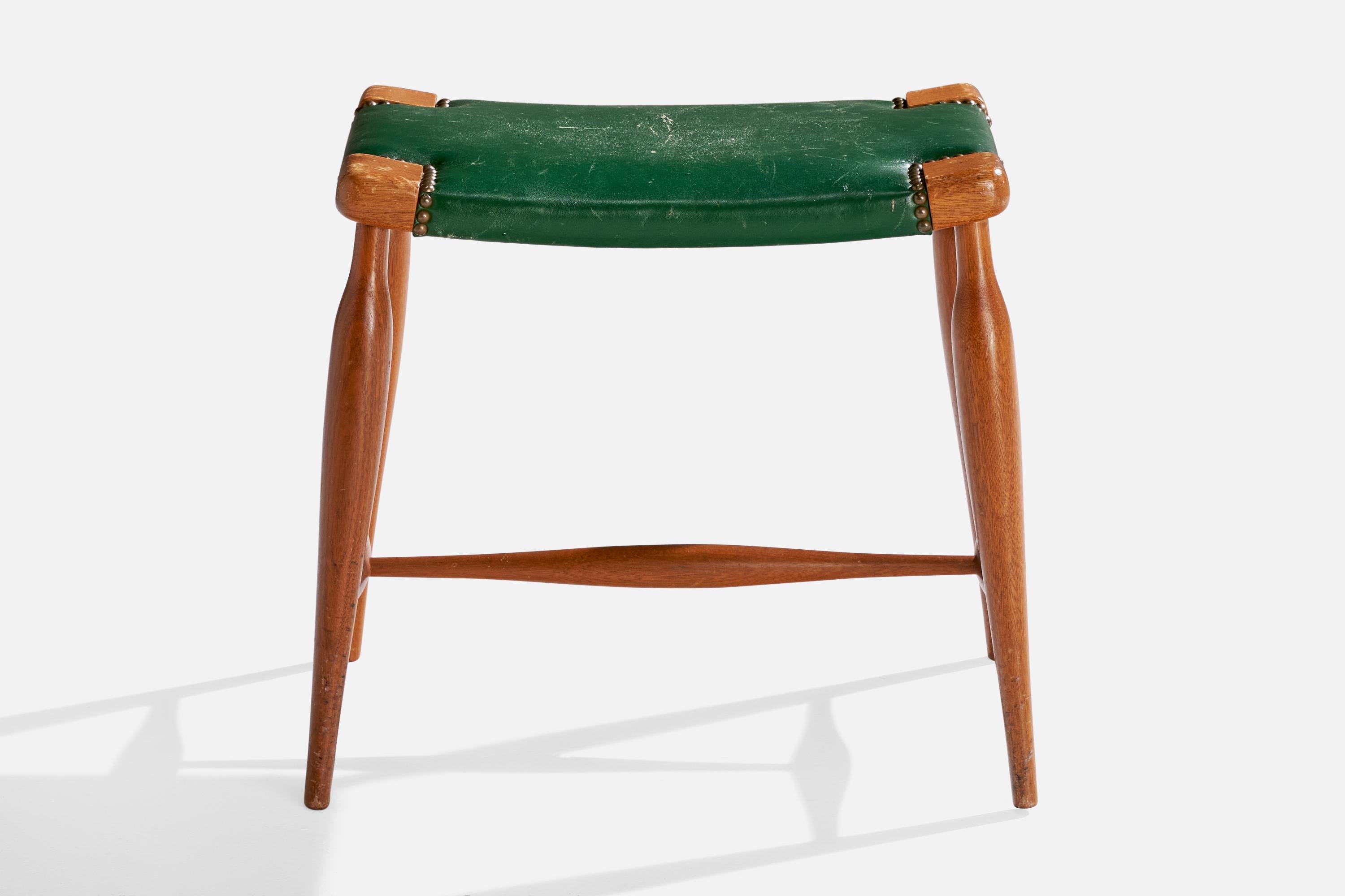 Scandinave moderne Josef Frank, tabouret, acajou, laiton, cuir, Suède, années 1950 en vente