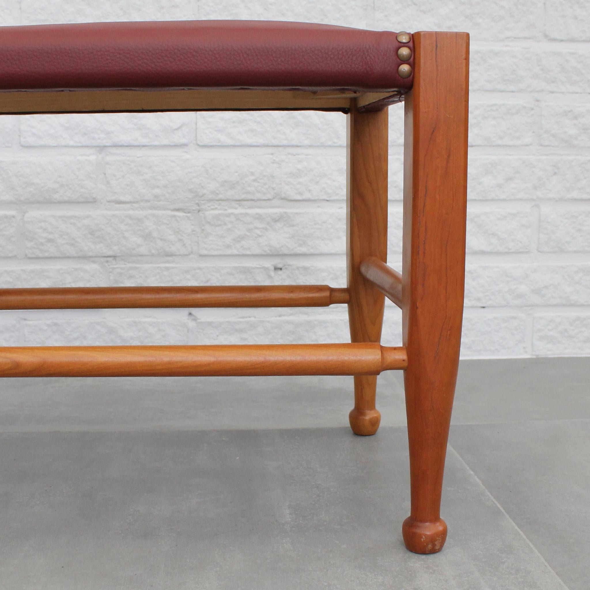 Josef Frank stool model 2009 by Firma Svenskt Tenn, Sweden In Good Condition For Sale In Forserum, SE