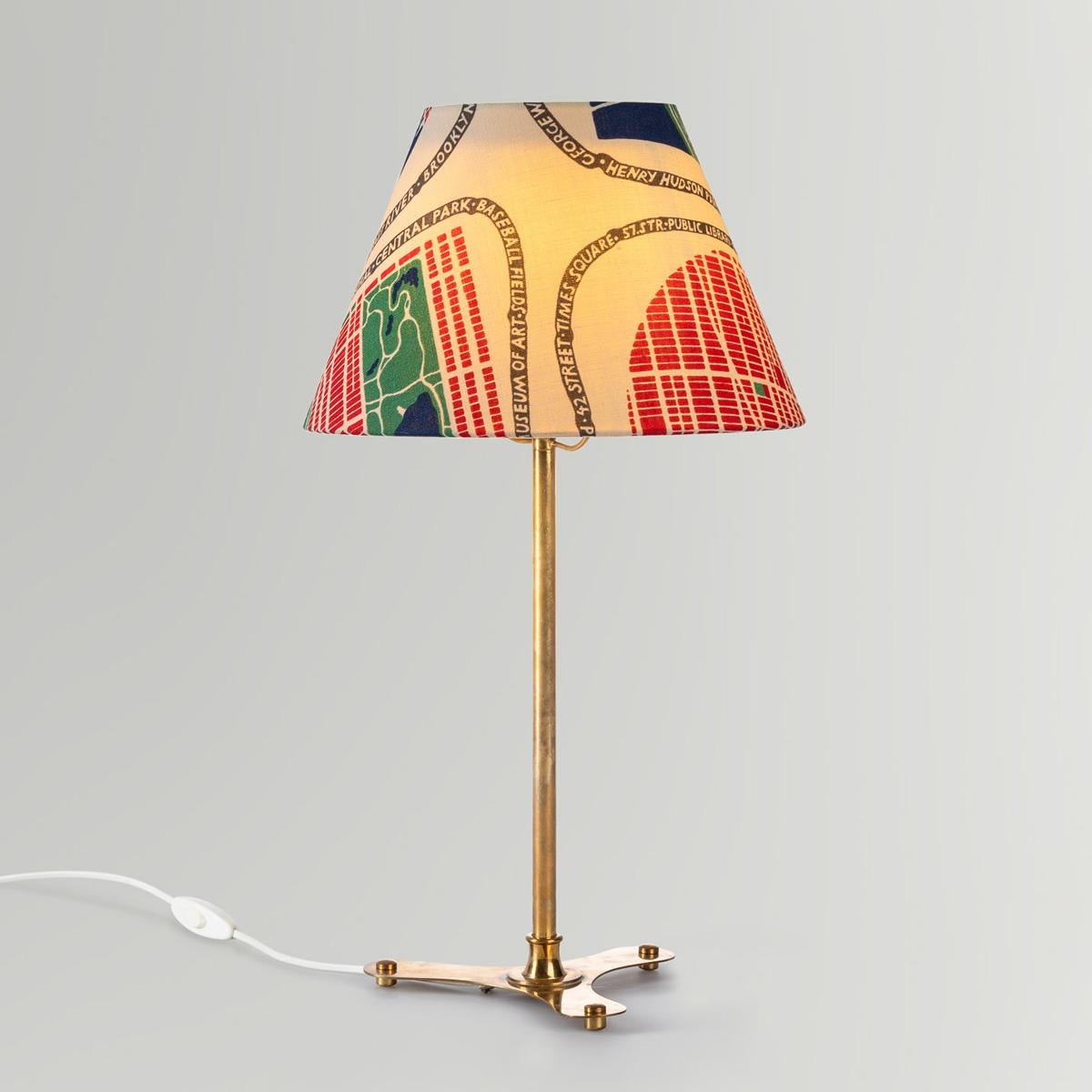Mid-Century Modern Lampe de table en laiton 
