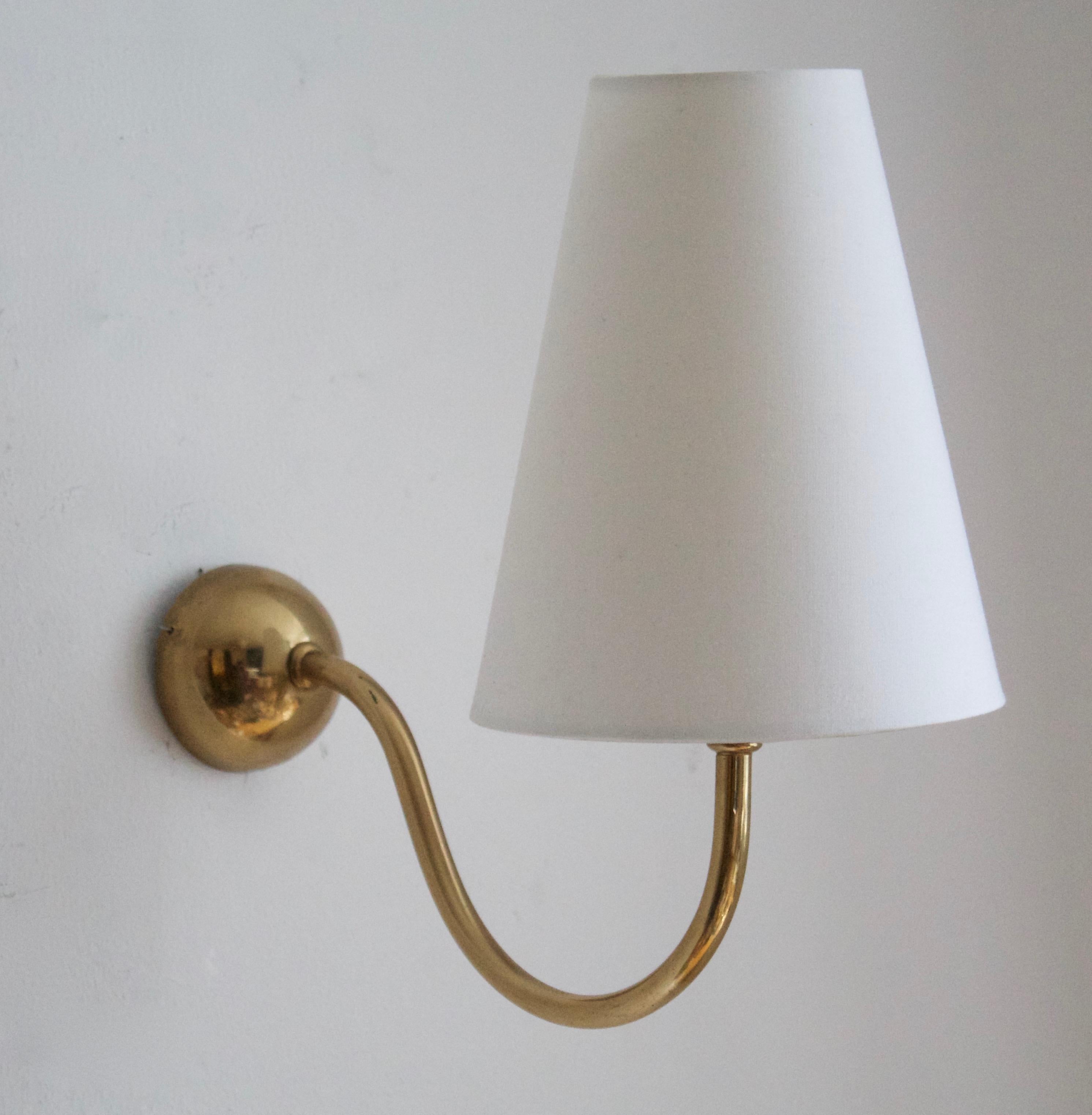 Mid-Century Modern Josef Frank, Wall Light, Brass, Fabric, Svenskt Tenn, Sweden, 1950s