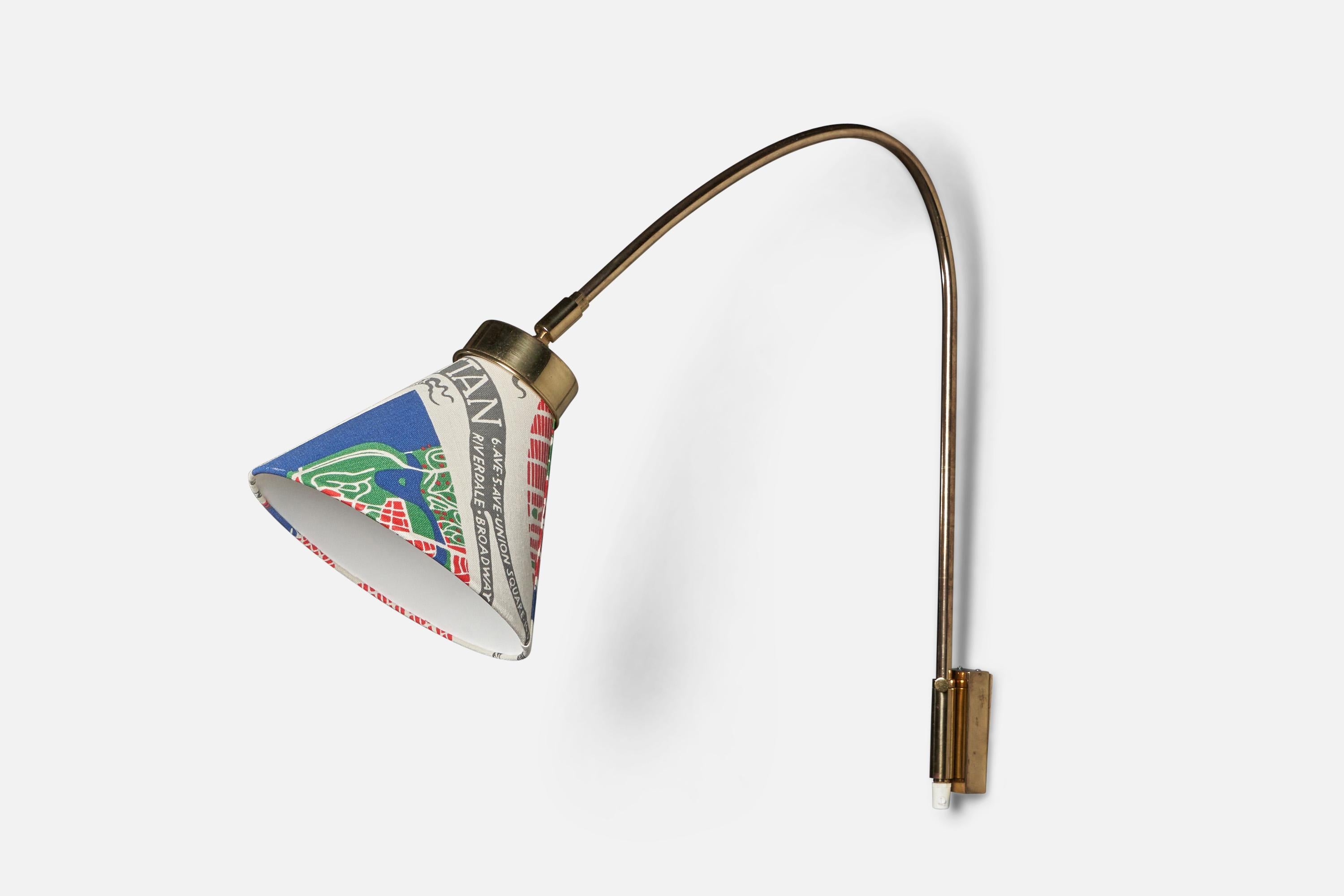 An adjustable brass and pattern-printed fabric wall light designed by Josef Frank and produced by Svenskt Tenn, Sweden, c. 1950s.

Plug in with cord feeding from bottom of stem. Not convertible to hard wire.

Overall Dimensions (inches): 21.5 H x