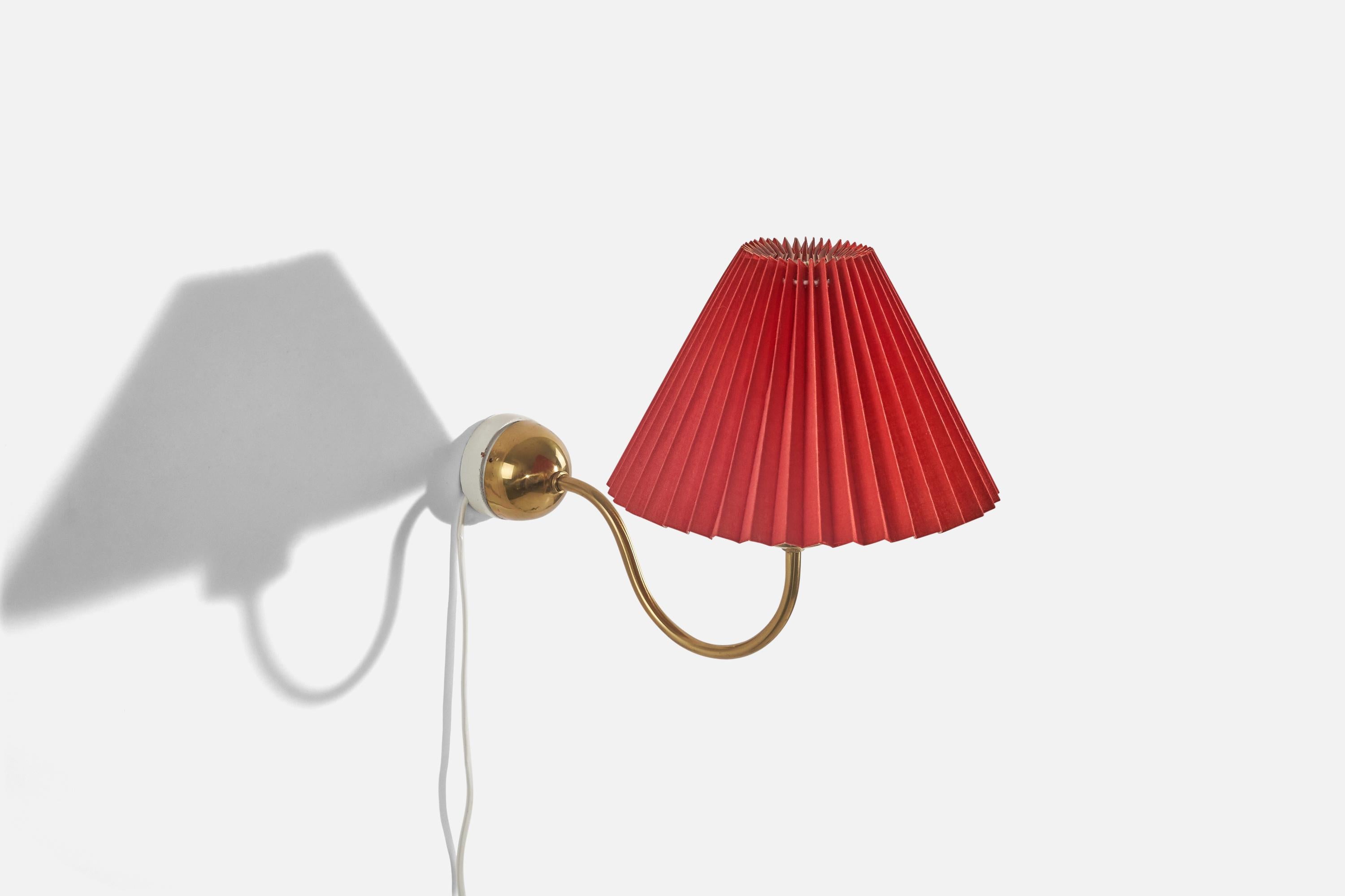 Josef Frank, Wall Light, Brass, Red Paper, Sweden, 1950s In Good Condition For Sale In High Point, NC