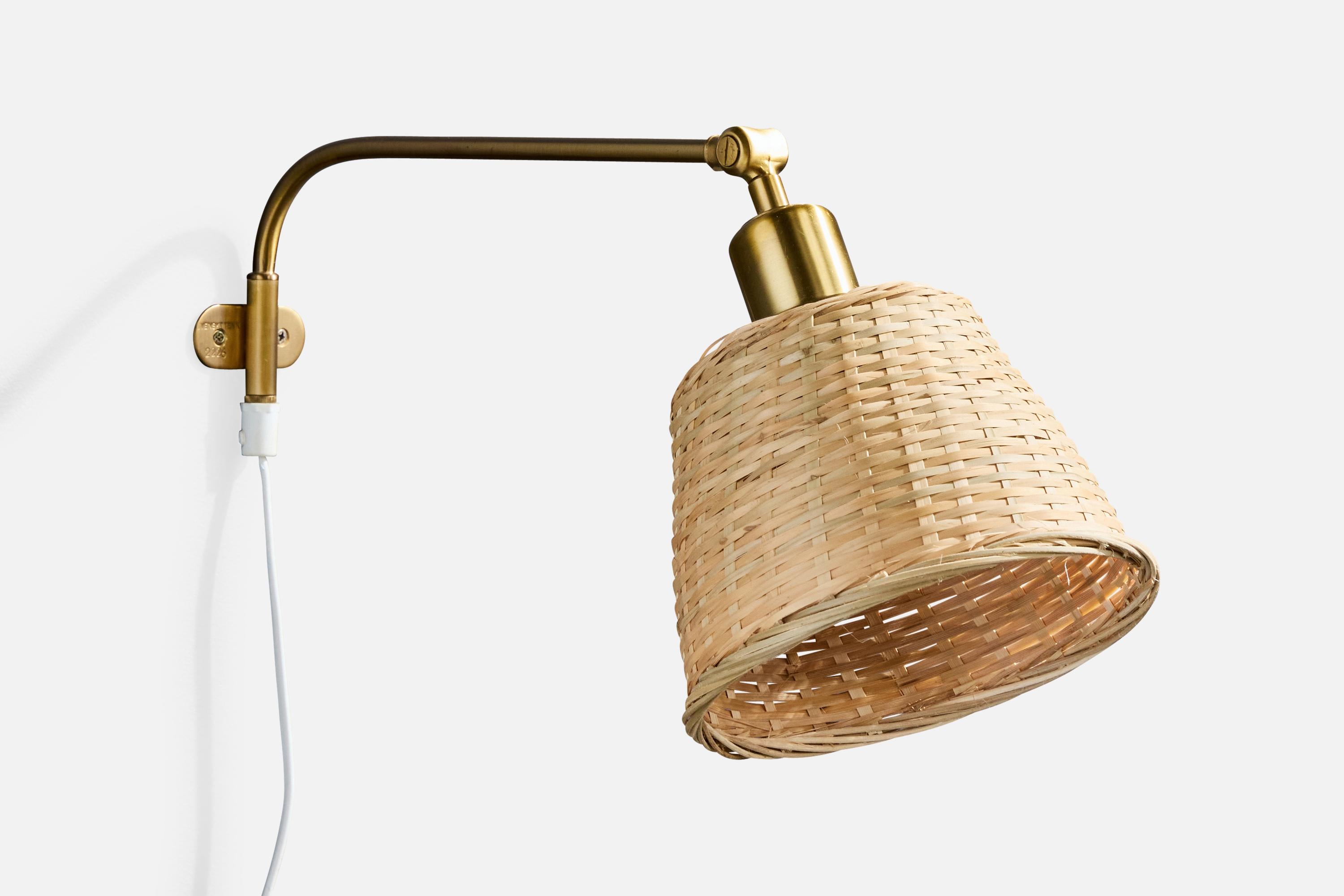 Josef Frank, Apliques, latón, ratán, Suecia, años 80 en Bueno estado para la venta en High Point, NC