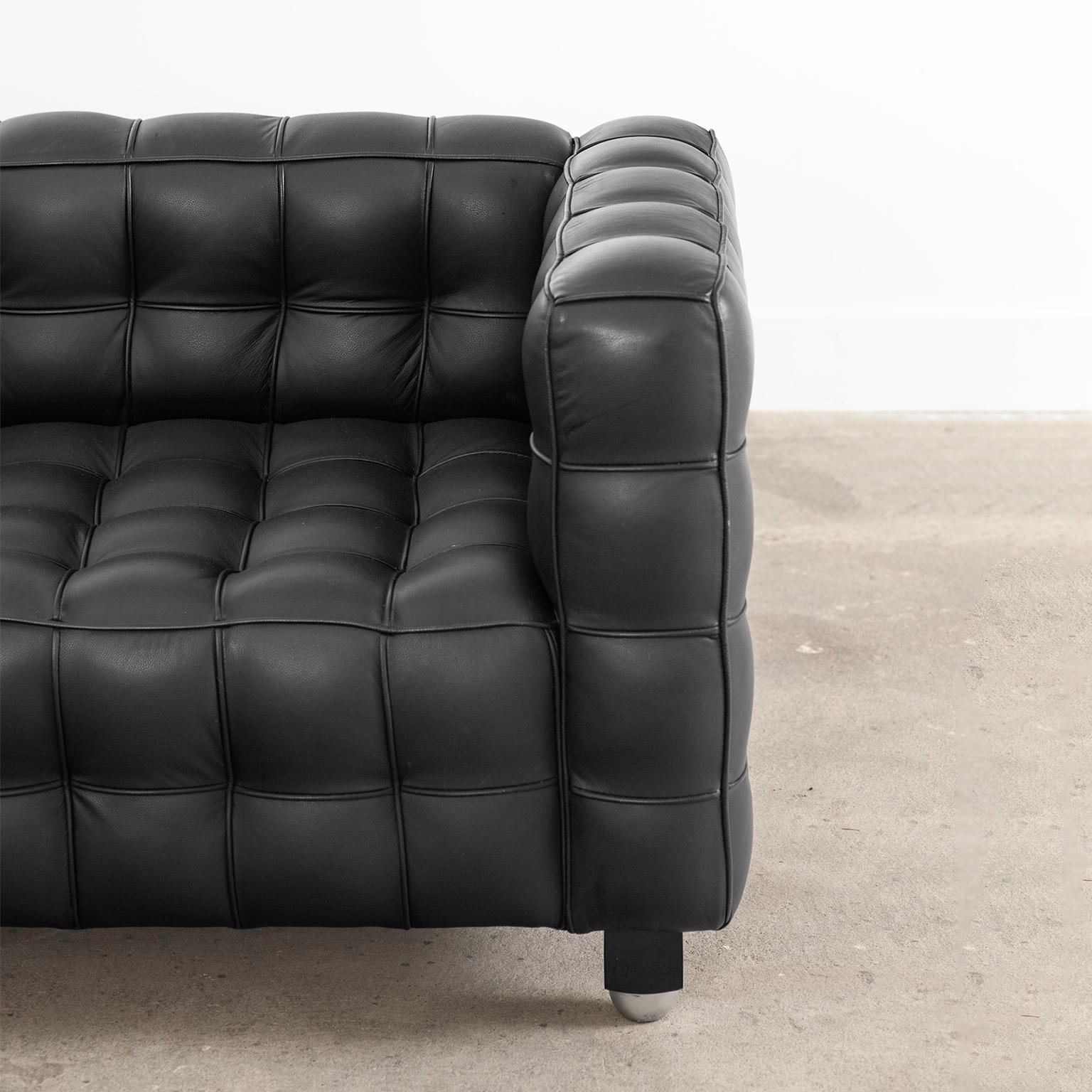 Josef Hoffman zugeschriebenes schwarzes Leder-Sofa-Set (Handgefertigt) im Angebot