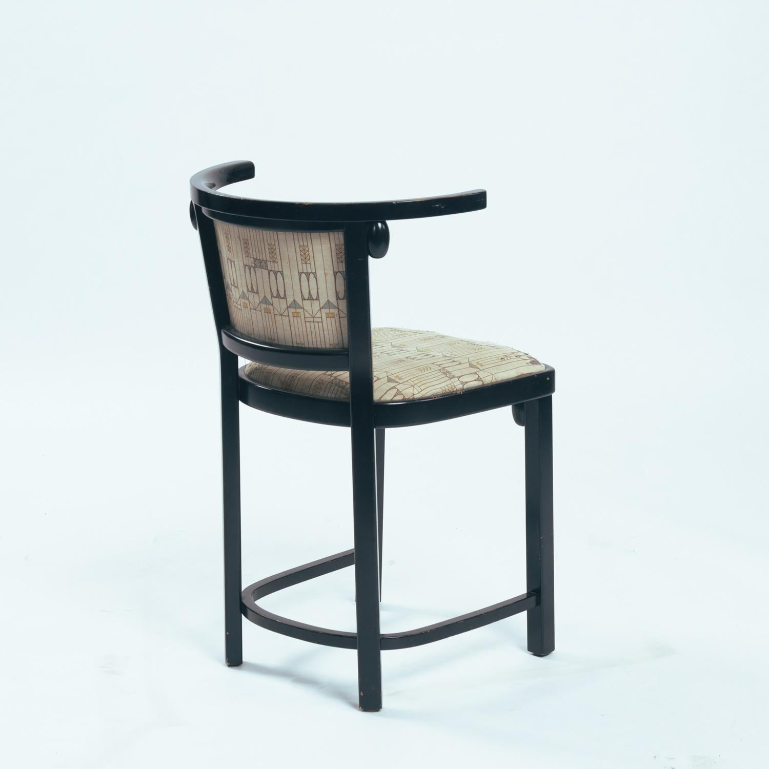 Josef Hoffmann Jugendstil Fledermausstuhl von Thonet, 2er Set im Zustand „Relativ gut“ im Angebot in Zevenaar, NL