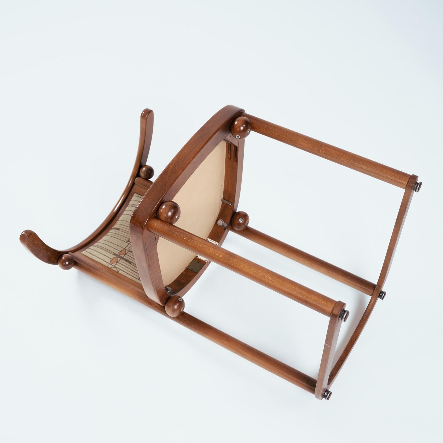 Josef Hoffmann Art Nouveau Fledermaus bat chair dining set of 2 by Wittmann In Excellent Condition For Sale In Zevenaar, NL