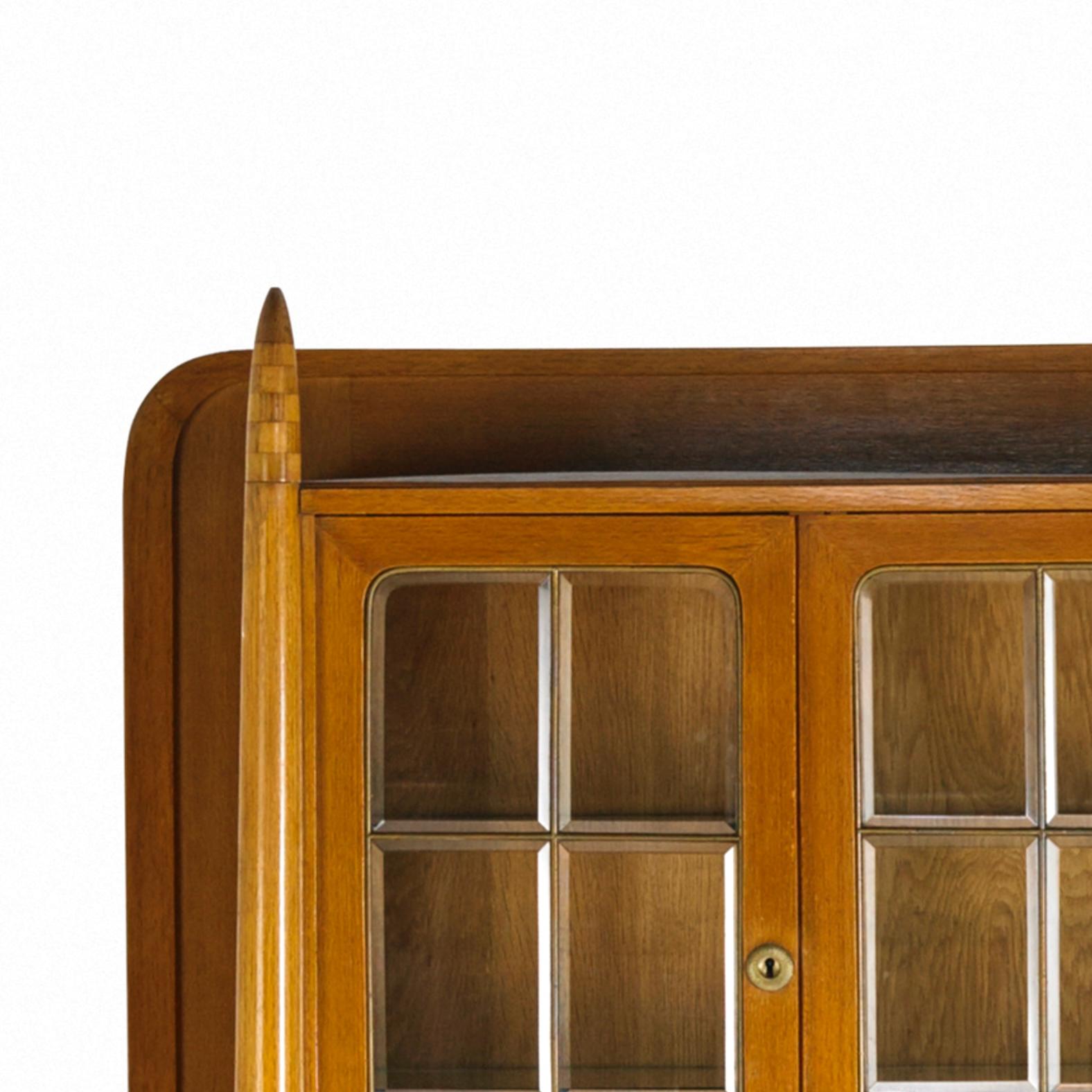 Austrian Art Deco Vitrine Cabinet, Beech, Jacob & Josef Kohn Vienna, Austria, 1906 For Sale