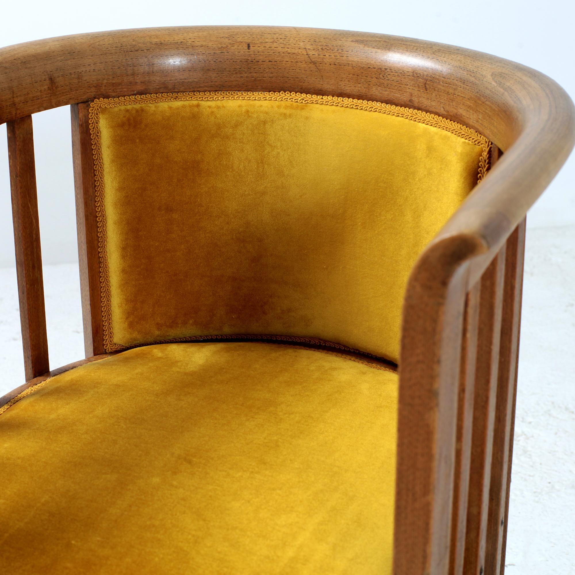 Josef Hoffmann Bentwood Armchair for Jacob and Josef Kohn, Vienna circa 1900 For Sale 3