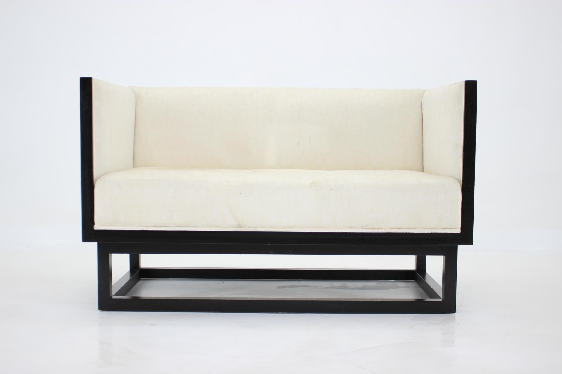 - Made in the late 1980s by Wittmann Mobelwerkstattten Austria 
- Labeled by manufacturer 
- Unfortunatelly due to spots and dirt its suitable to be newly reupholstered 
- Wooden parts in very good condition
- Height of seat 45 cm.