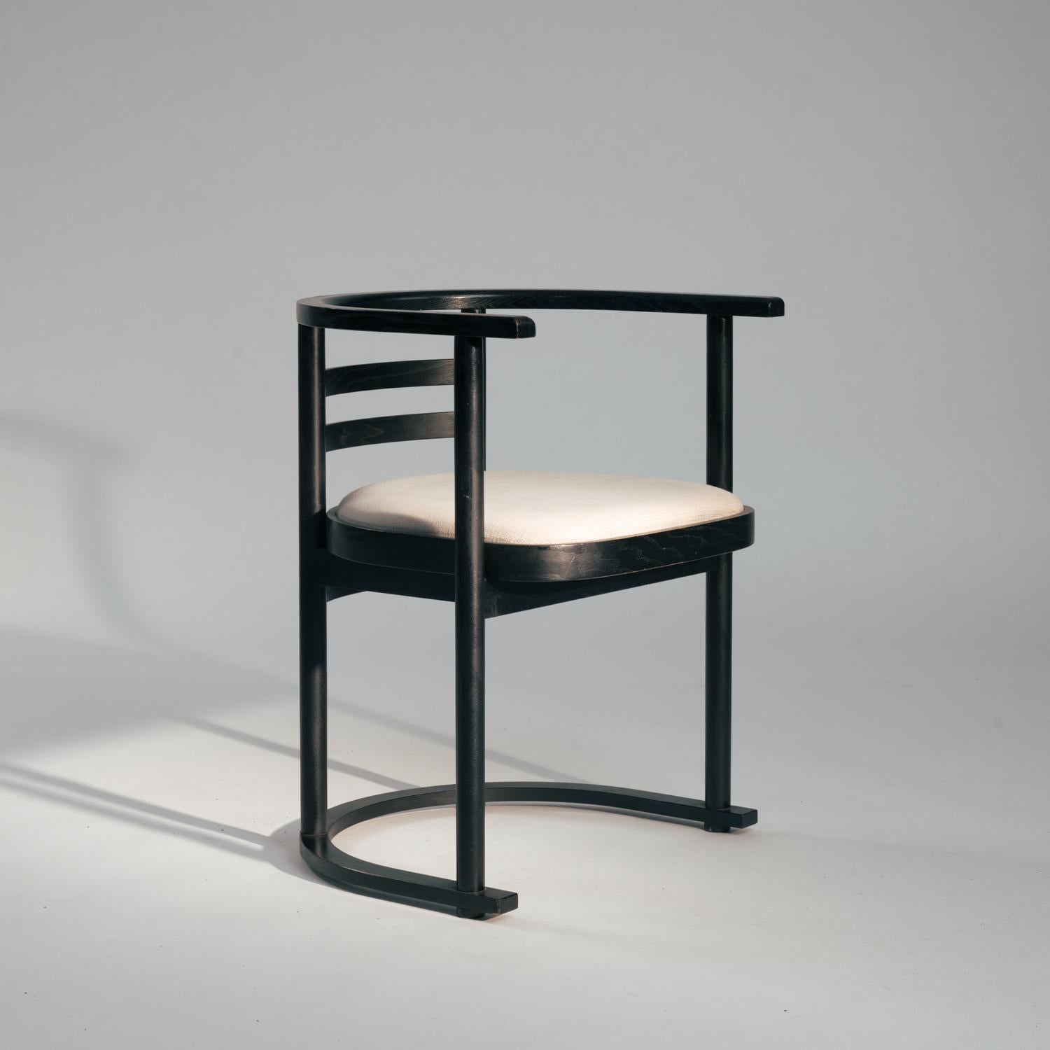 Milieu du XXe siècle Josef Hoffmann Fledemaus style dining chairs, Bauhaus, set of 8 en vente