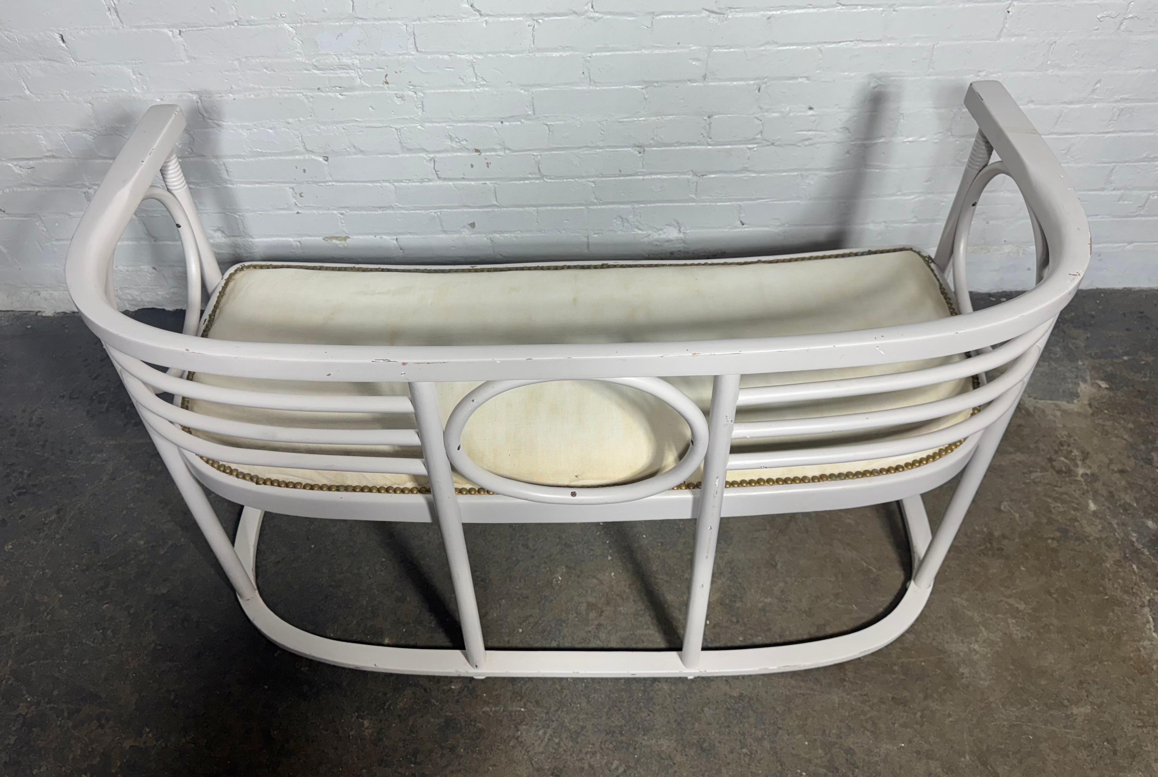 Josef Hoffmann Fledermaus Bugholz-Sesselbank aus Bugholz / Weiß lackiert im Angebot 2