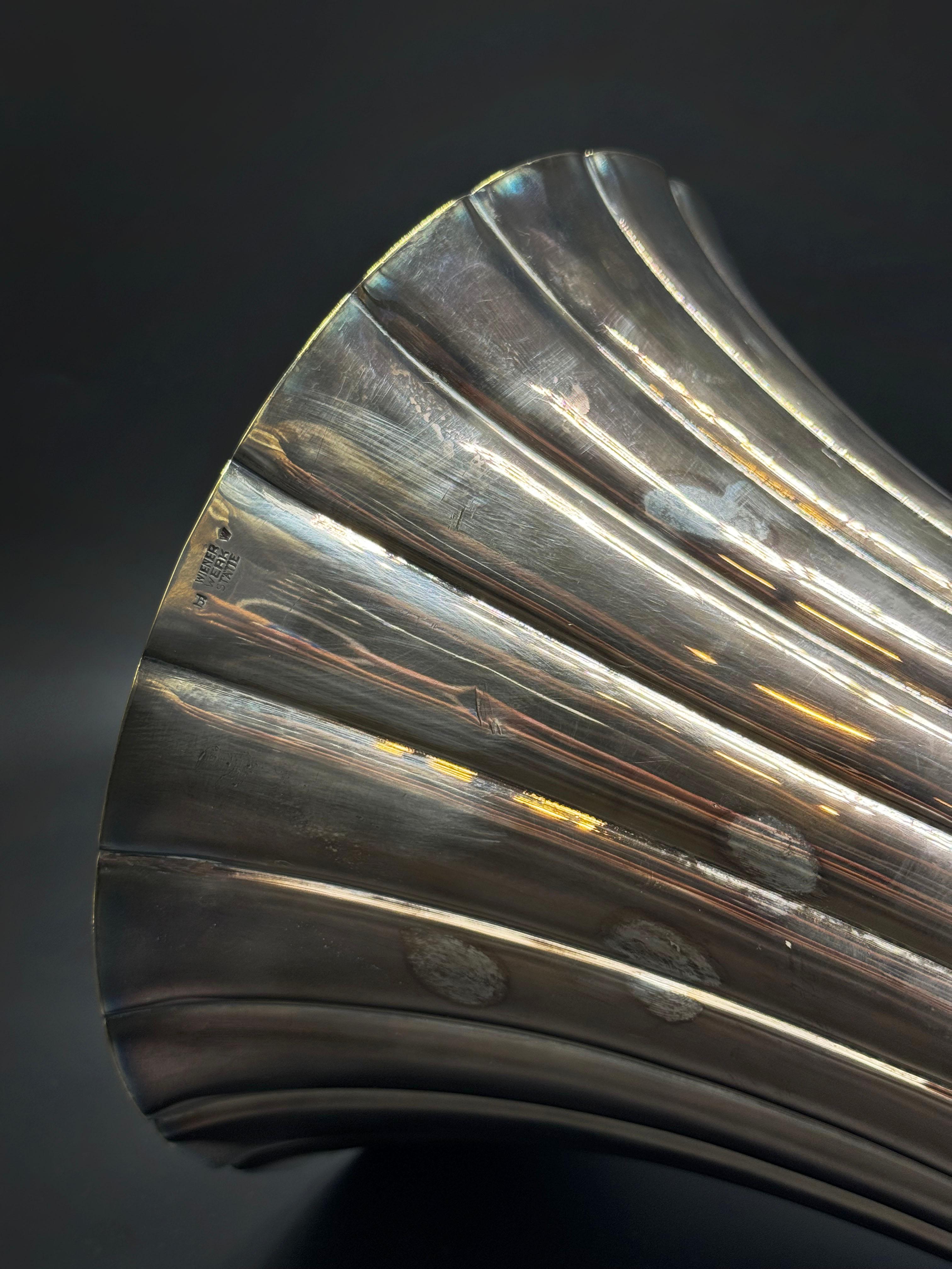 Josef Hoffmann für Wiener Werkstatte Wien um 1930 Metallvase 2