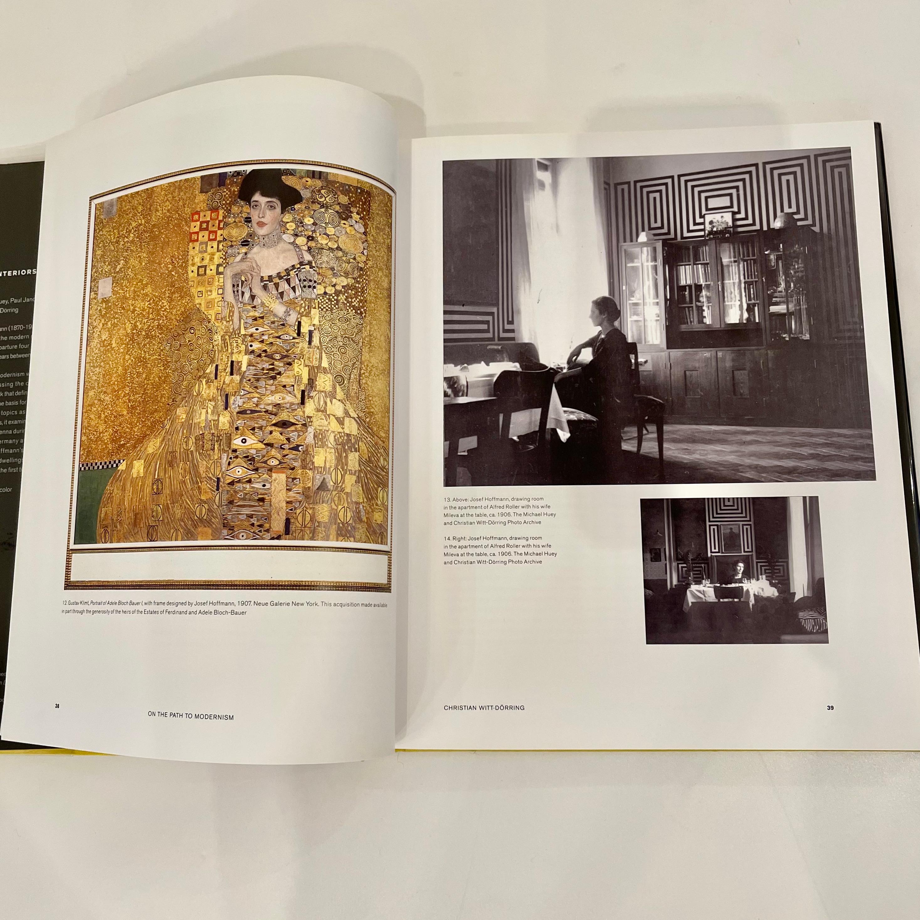 Erstausgabe, erschienen bei Prestel 2006 in Verbindung mit der gleichnamigen Ausstellung in der Neuen Gallerie, New York, November 2006 - Februar 2007.

Ein eingehender Blick auf die bahnbrechenden modernen Innenräume des österreichischen