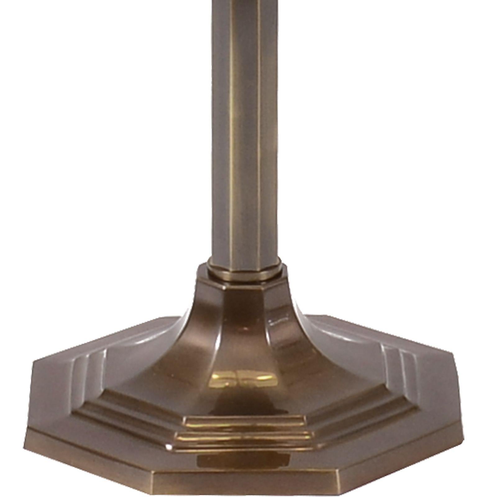 XXIe siècle et contemporain Lampadaire Jugendstil en laiton et verre opalin de Josef Hoffmann, réédition en vente
