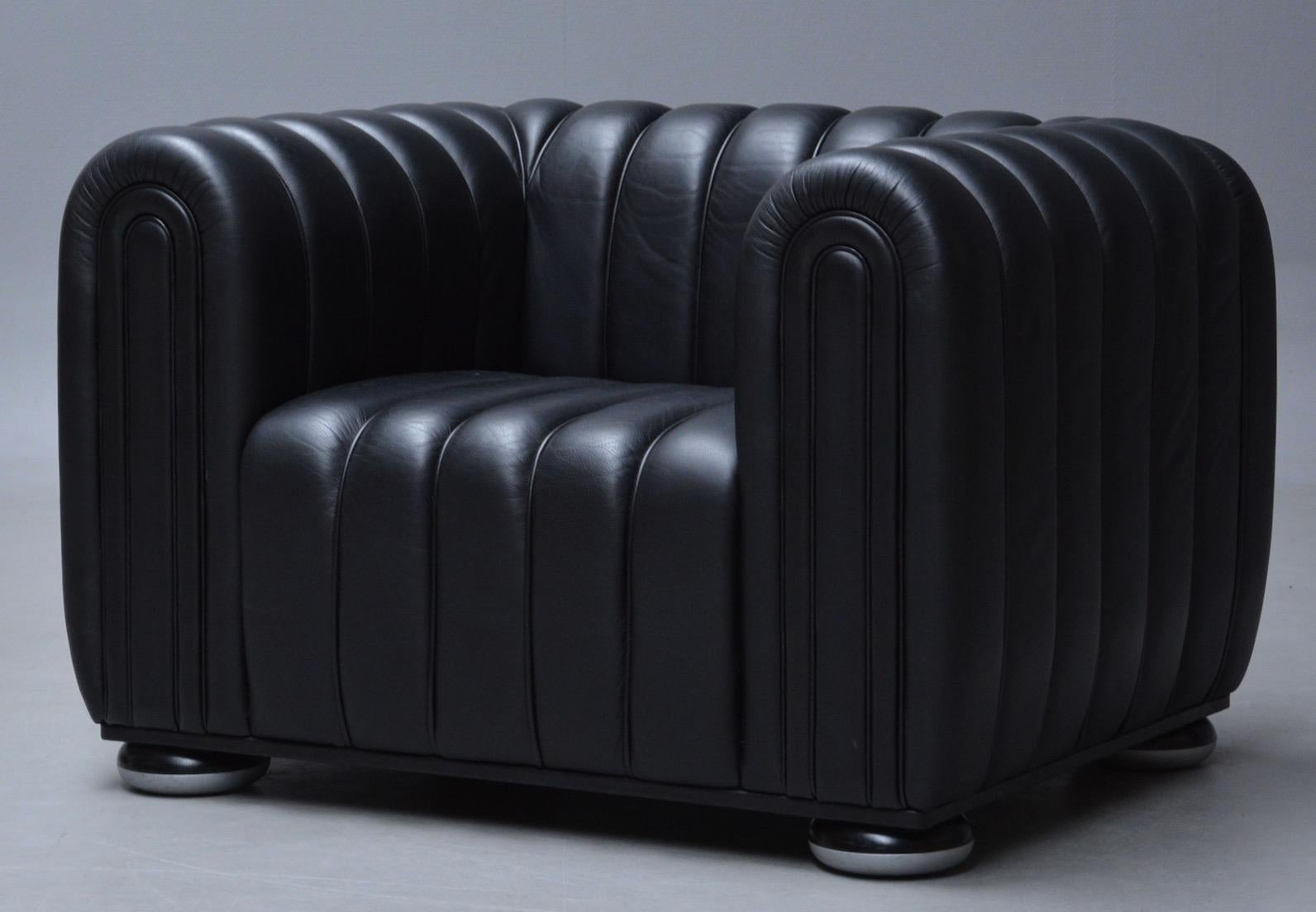 Josef Hoffmann Lounge chair model 'Club1910' for Wittmann Black Leather Armchair In Good Condition In Hamburg, HH